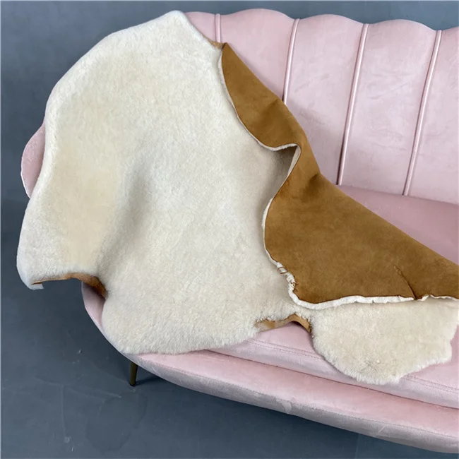 Натуральный мех животного белая овчина