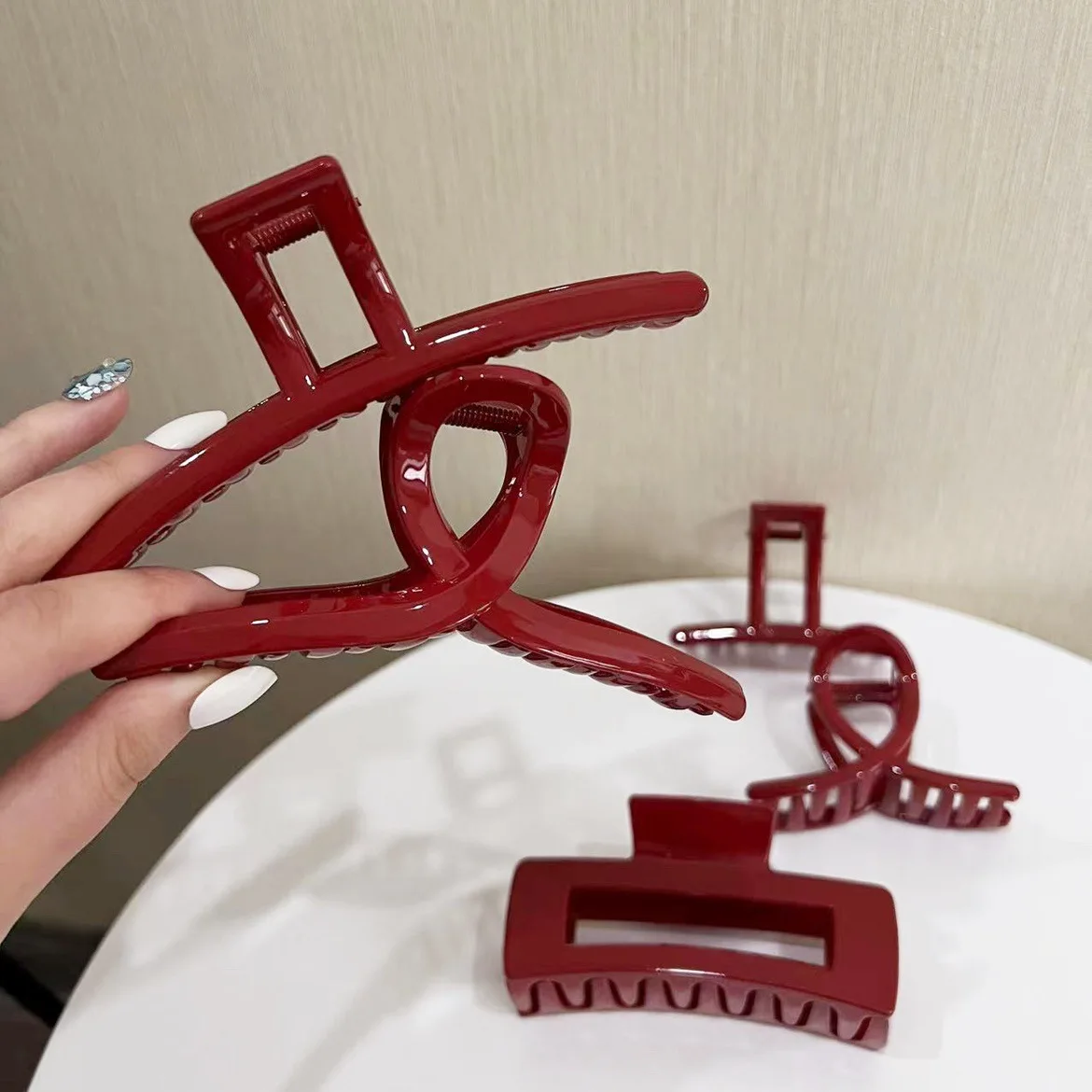 Fashion High Quality Red Colors Elegant Hair Claw Clips Matte Shark Clip For Woman Girls Thick Hair