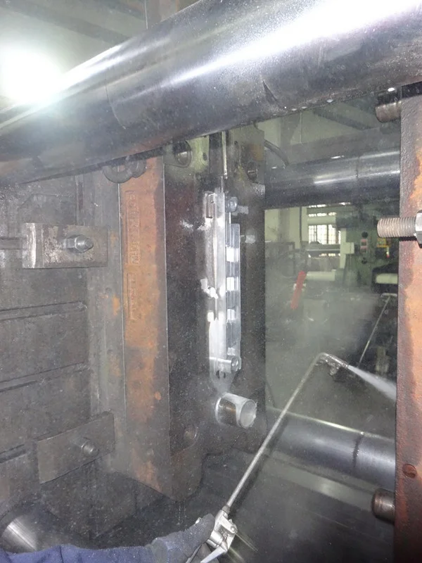 
NINGBO Haichen aluminium radiator cold chamber die casting machine price 