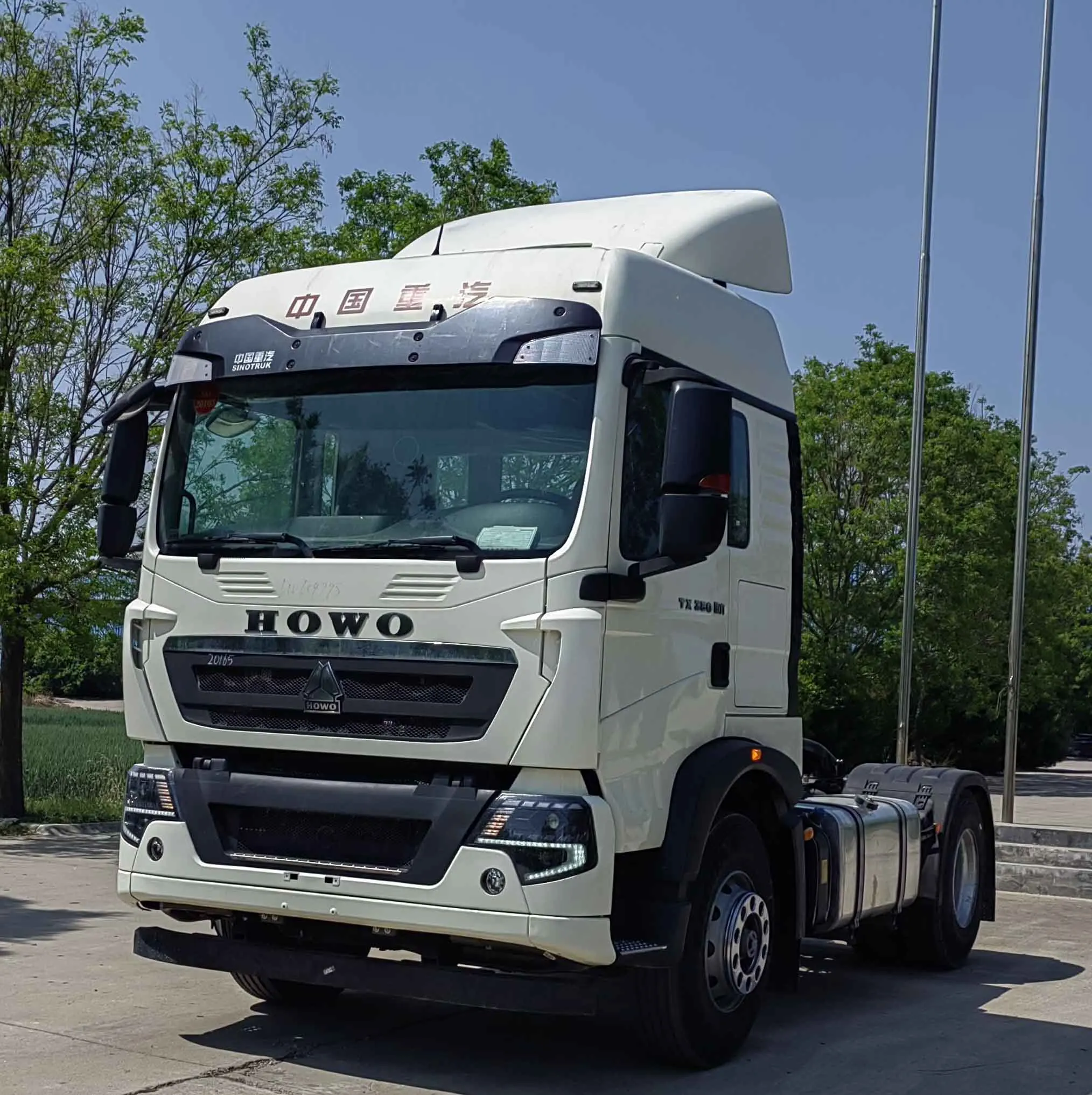 Трактор Sinotruk Howo A7 Tx 430hp дизельная механическая коробка передач 4x2