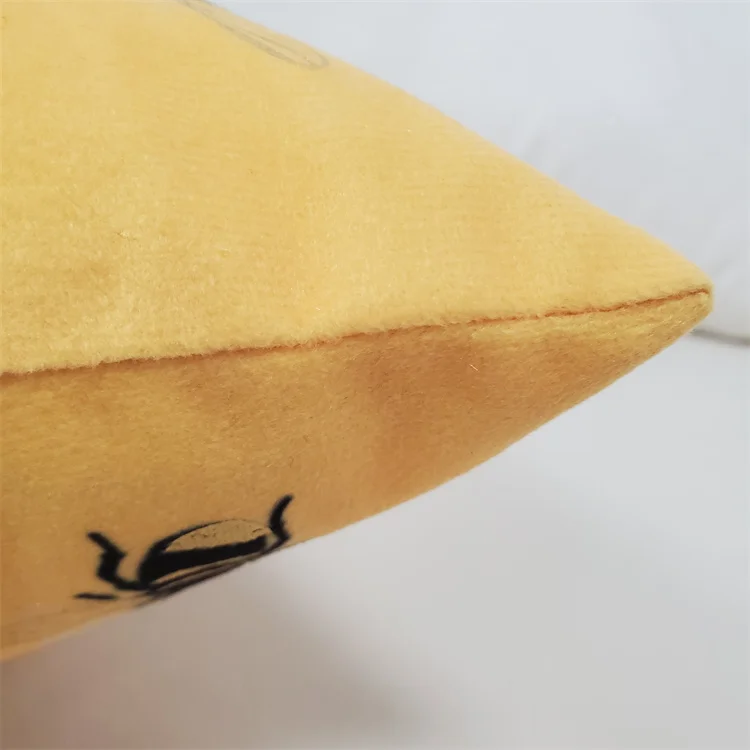 Cute Gold Stamp Bee Design Animal Cushion Cover Wholesale Velvet Throw Pillow Cover