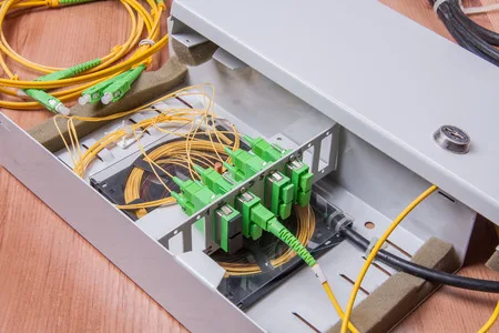 Factory China supplier product Duplex Simplex  Quad LC adapters plastic ,fiber optical adapter,optical fiber flange