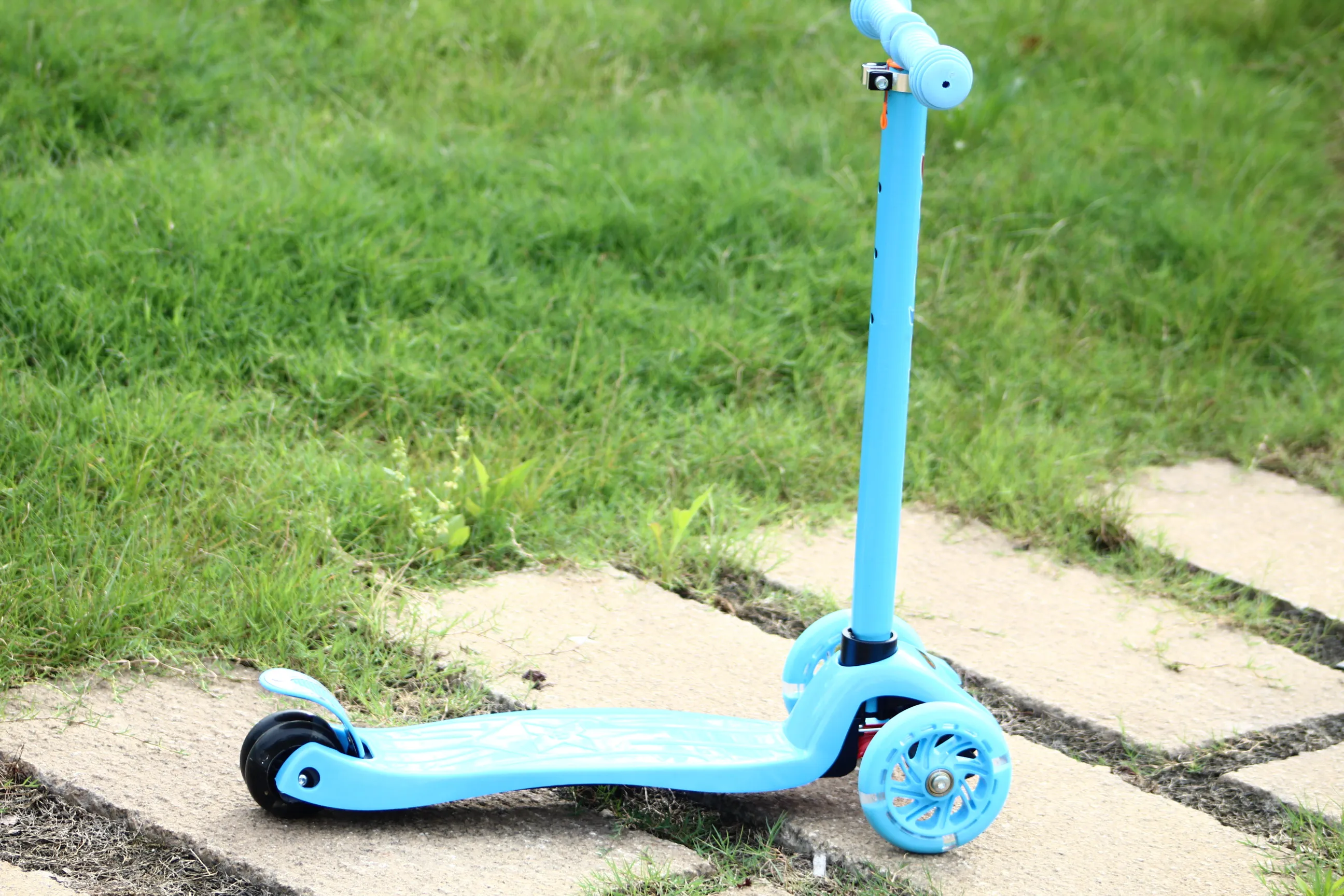 2023 Kicker scooter kids scooter with lights wholesale china scooter