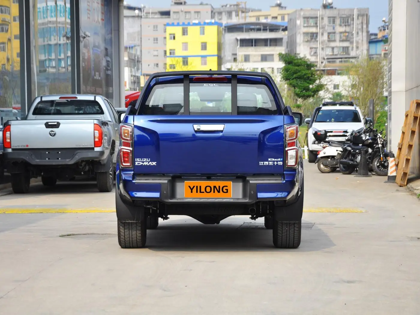 Ideal for Adventure Lovers - The Extreme Off-Road 4x4 Isuzu D-MAX 3.0L Double Cab Pick-Up