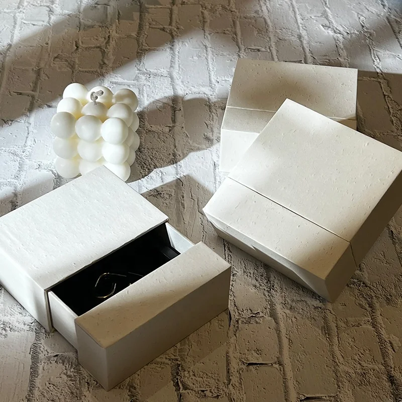 Hot Paper Jewelry Packaging Box for Bracelet Pendant