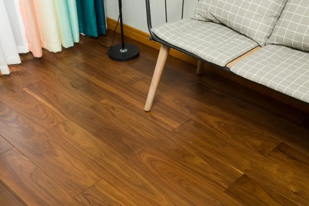 
China factory Direct Sales wear resistant click locking walnut hardwood flooring 