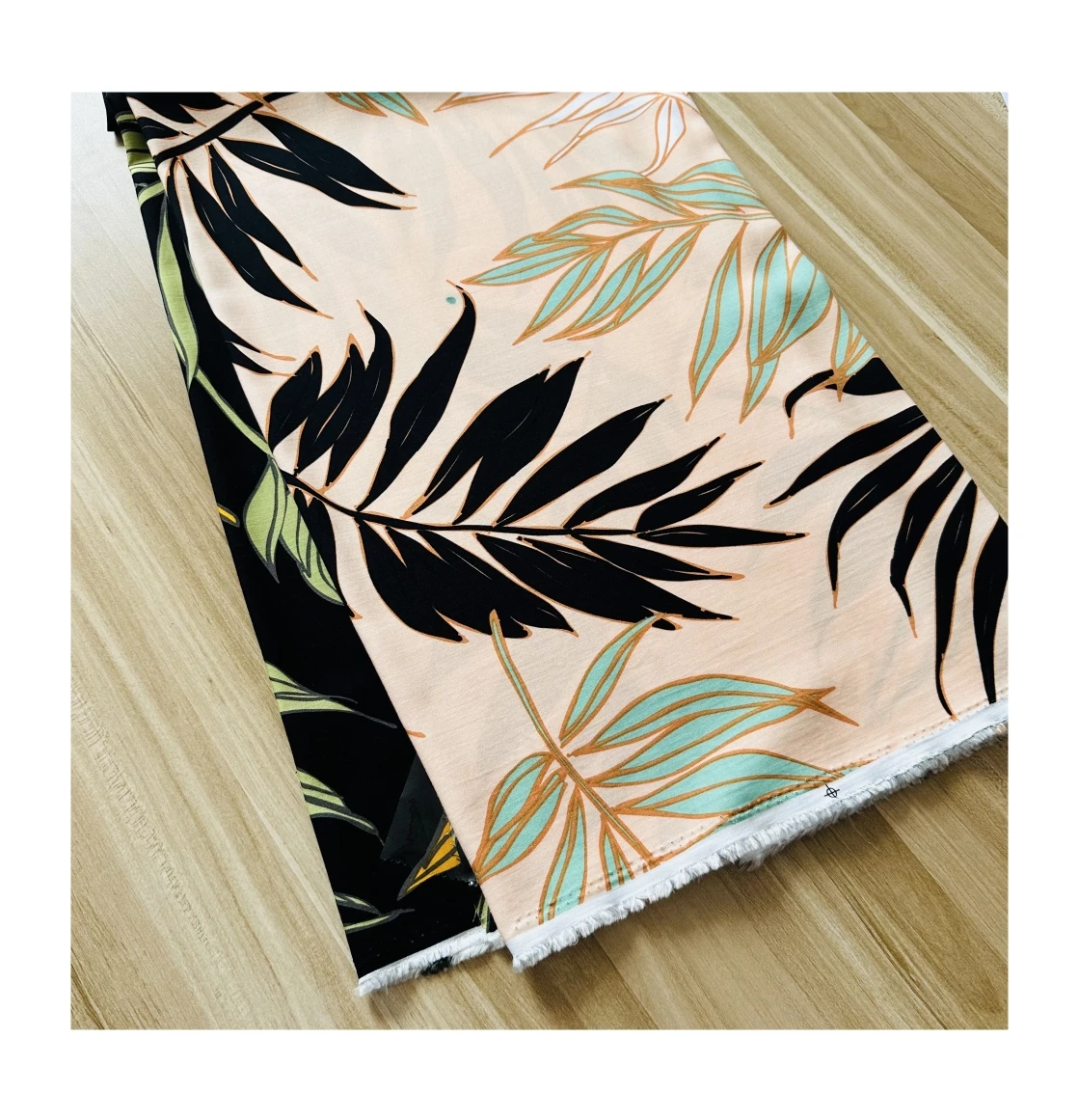 Custom Super Soft 30s 120gsm Scream Print Woven 100% Spun Rayon Viscose Challis Dress Fabric