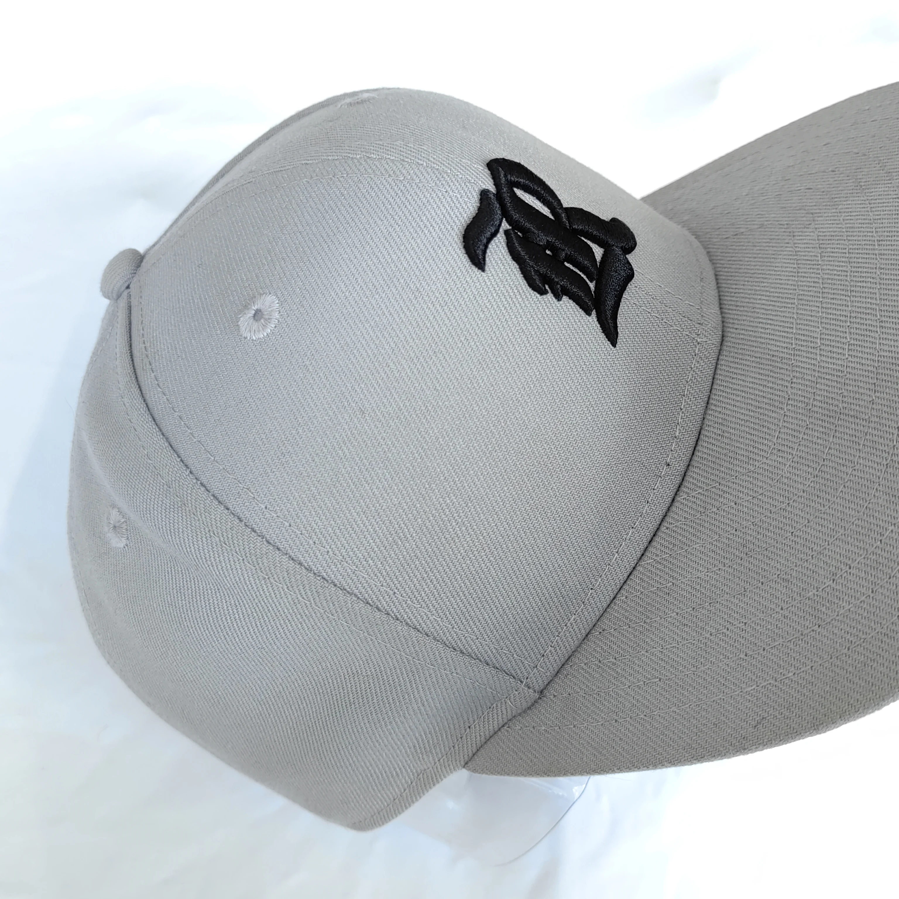 Wholesale white fashion custom embroidered visor dad truck baseball hat