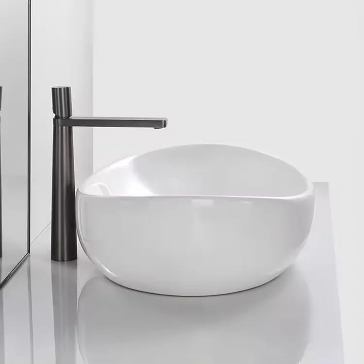 Modern Above Counter Oval White Bathroom Egg Shape Ceramic Table Top Wash Hand Basin Bathroom Vessel Sink