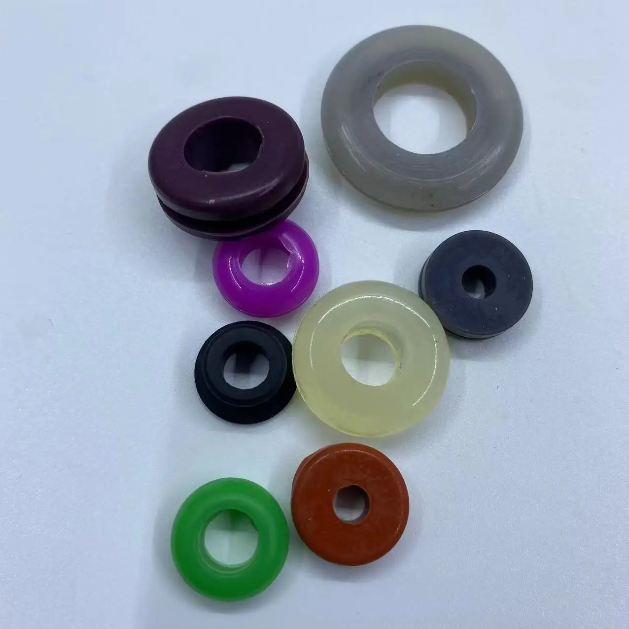 Customized high quality 50mm cable black red green silicone rubber grommens with logo