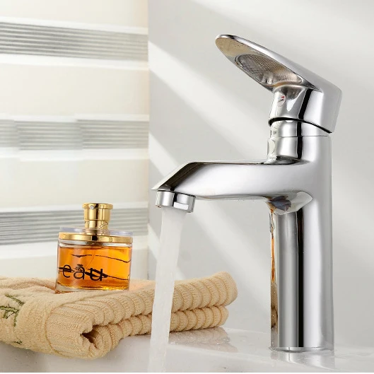 Classic Style Brass Square Basin Faucet Single Hole Hot Cold Water Mixer Tap Bathroom