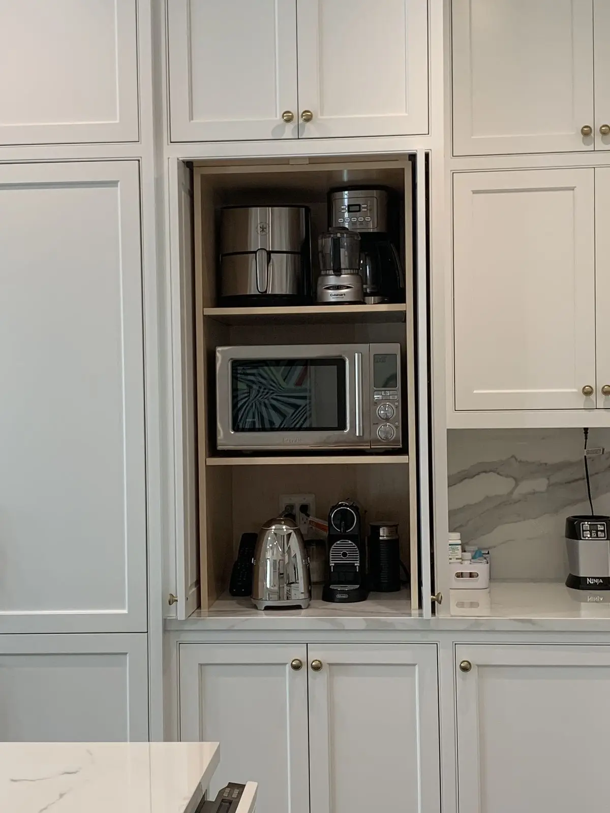 CBMmart Gray Gloss Complete Full Set White Kitchen Cabinets with Glass Door Island Countertop Modern Kitchen Furniture Model Set