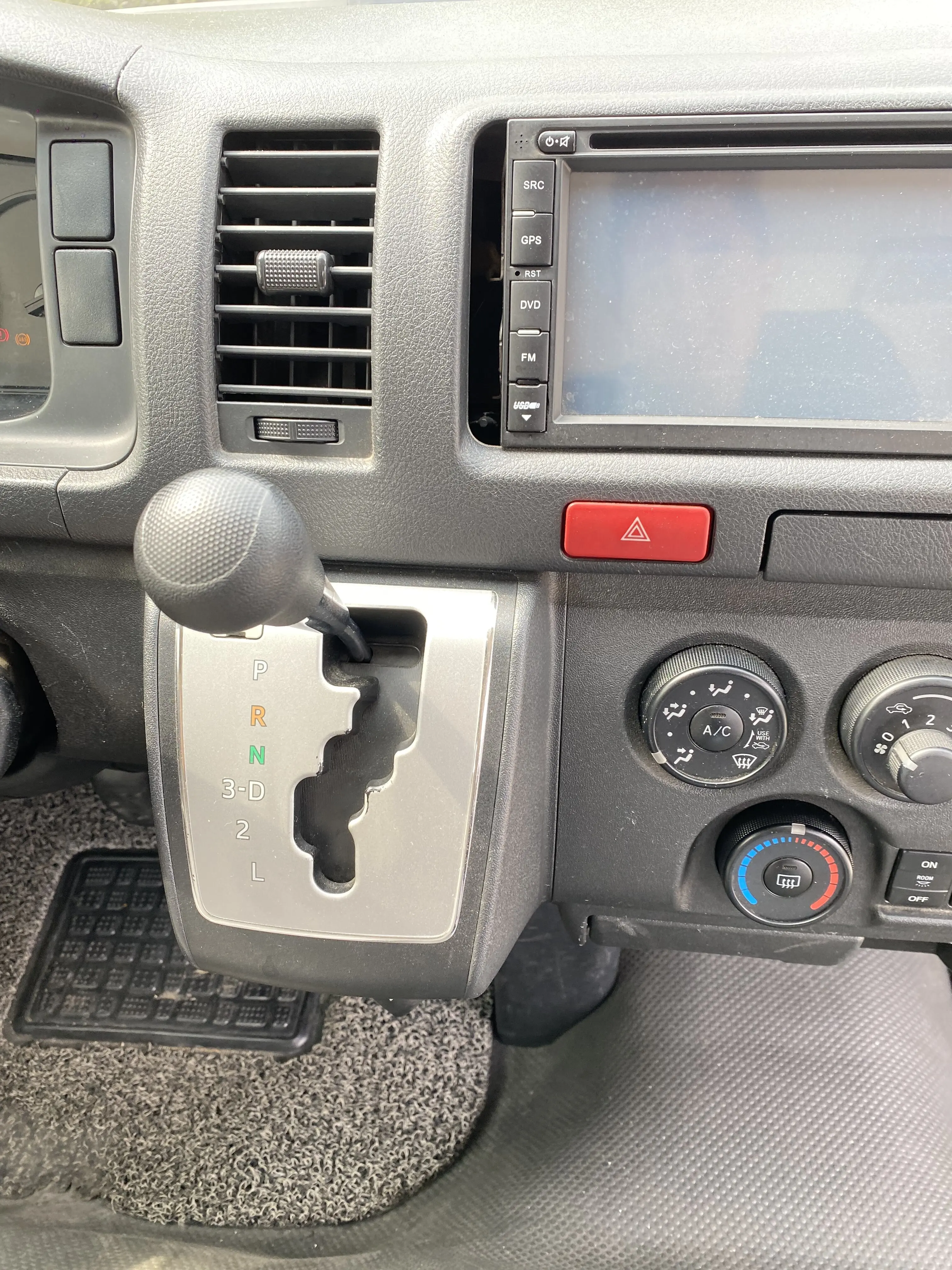 good condition Toyota Hiace Mini Bus 16 seats  Diesel Engine Toyota Hiace for Sale