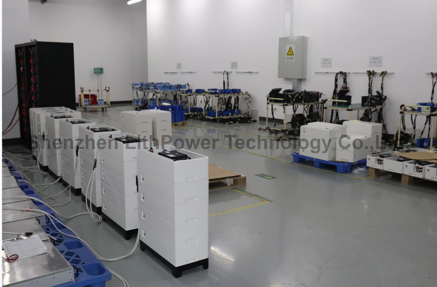 Slimline 5kwh 10Kwh All-In-One Off-Grid Energy Storage System Lifepo4 Battery Pack With Inverter and Controller