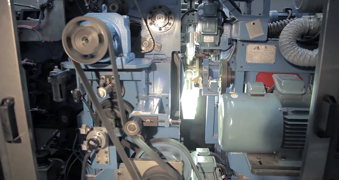 Цветная Автоматическая офсетная печатная машина офсетный принтер цена высокое качество мощность установки 35 кВт 4 разноцветных пластика