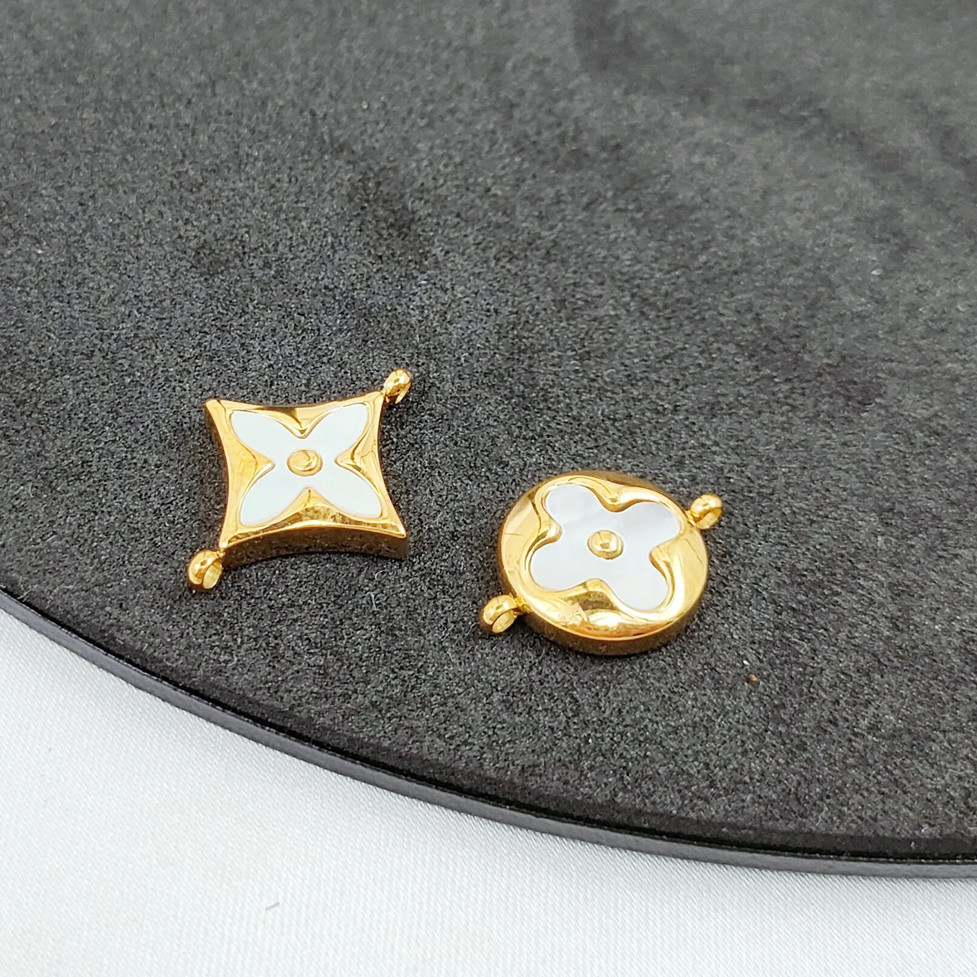 Hot Selling Nature Pearl Shell Clover Charm Pendant Stainless Steel Square Flower Four-Leaf Stud Earring PVD DIY Accessories