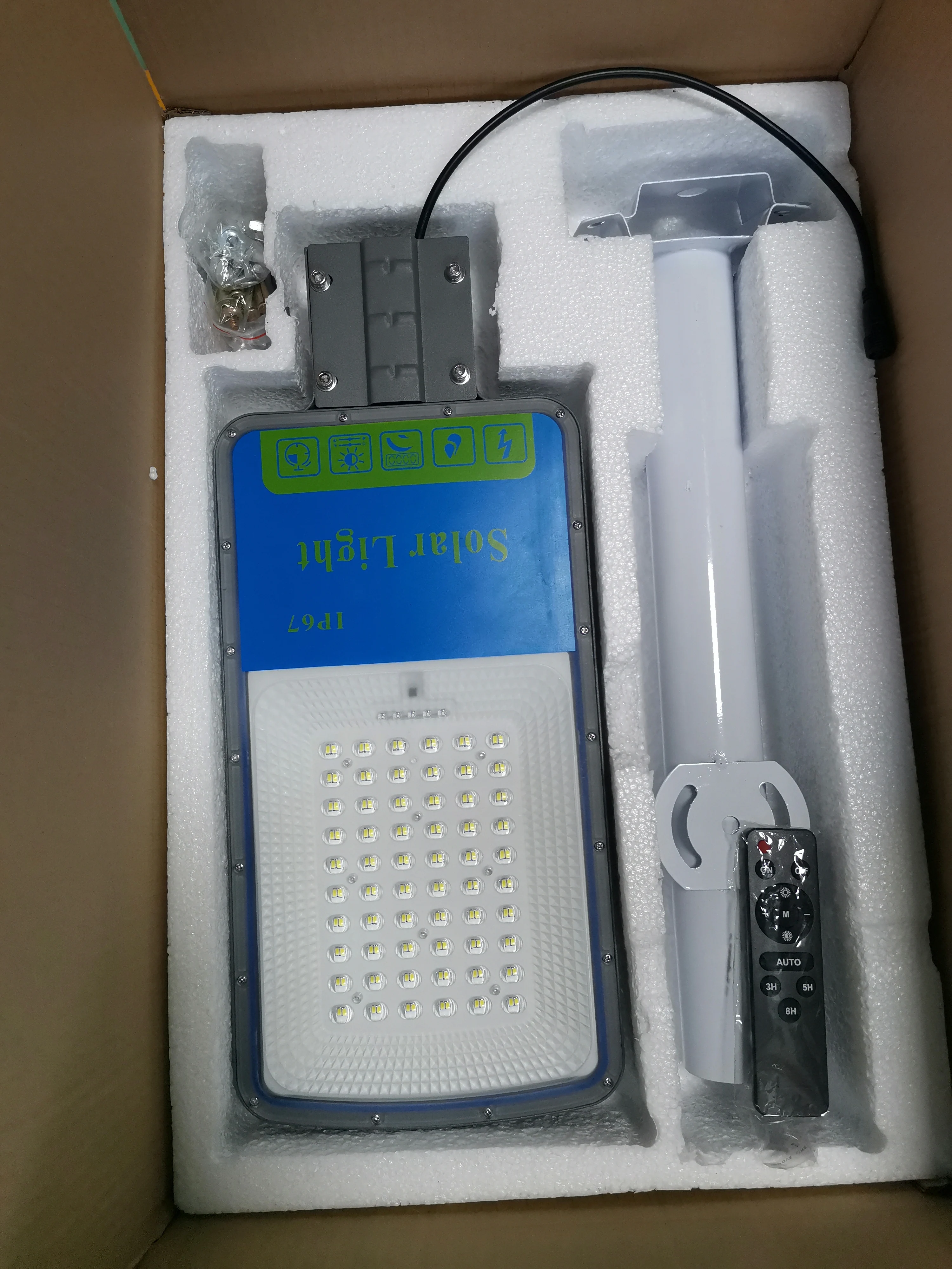 Solar Street Light Die Cast Aluminum Housing Smart DC Voltage Outdoor Lighting Price 100W 200W 300W LED Streetlights