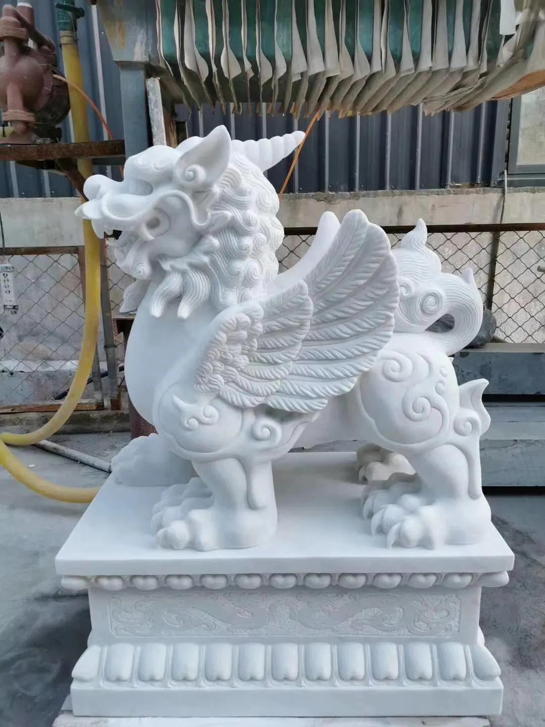 Outdoor Animal Stone Hand-carved White Marble Pi Xiu Stone Statue Feng Shui Stone Sculpture