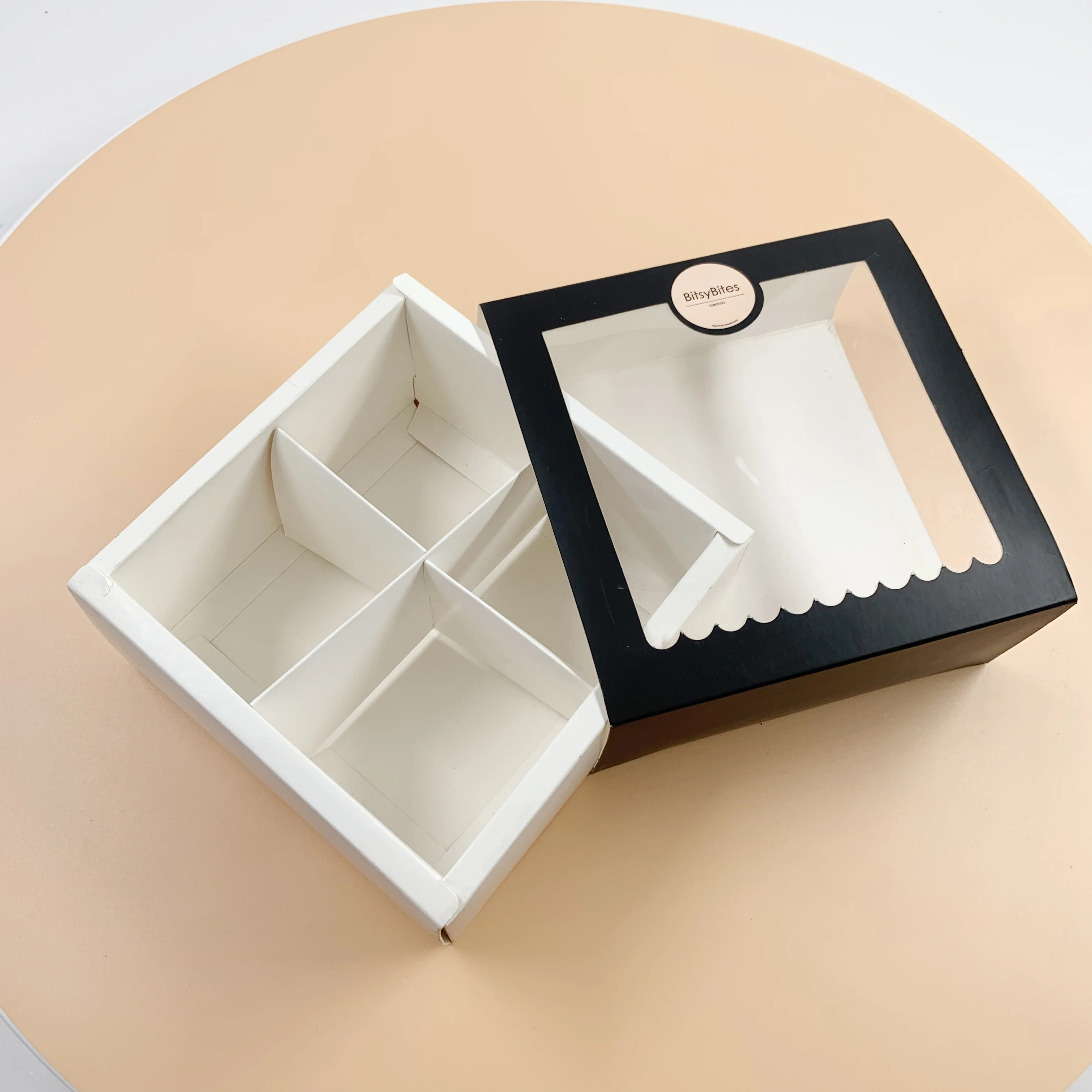 Wholesale Customized Printed Cardboard Kraft Gift Gable Box with Handle Foldable Cake Box