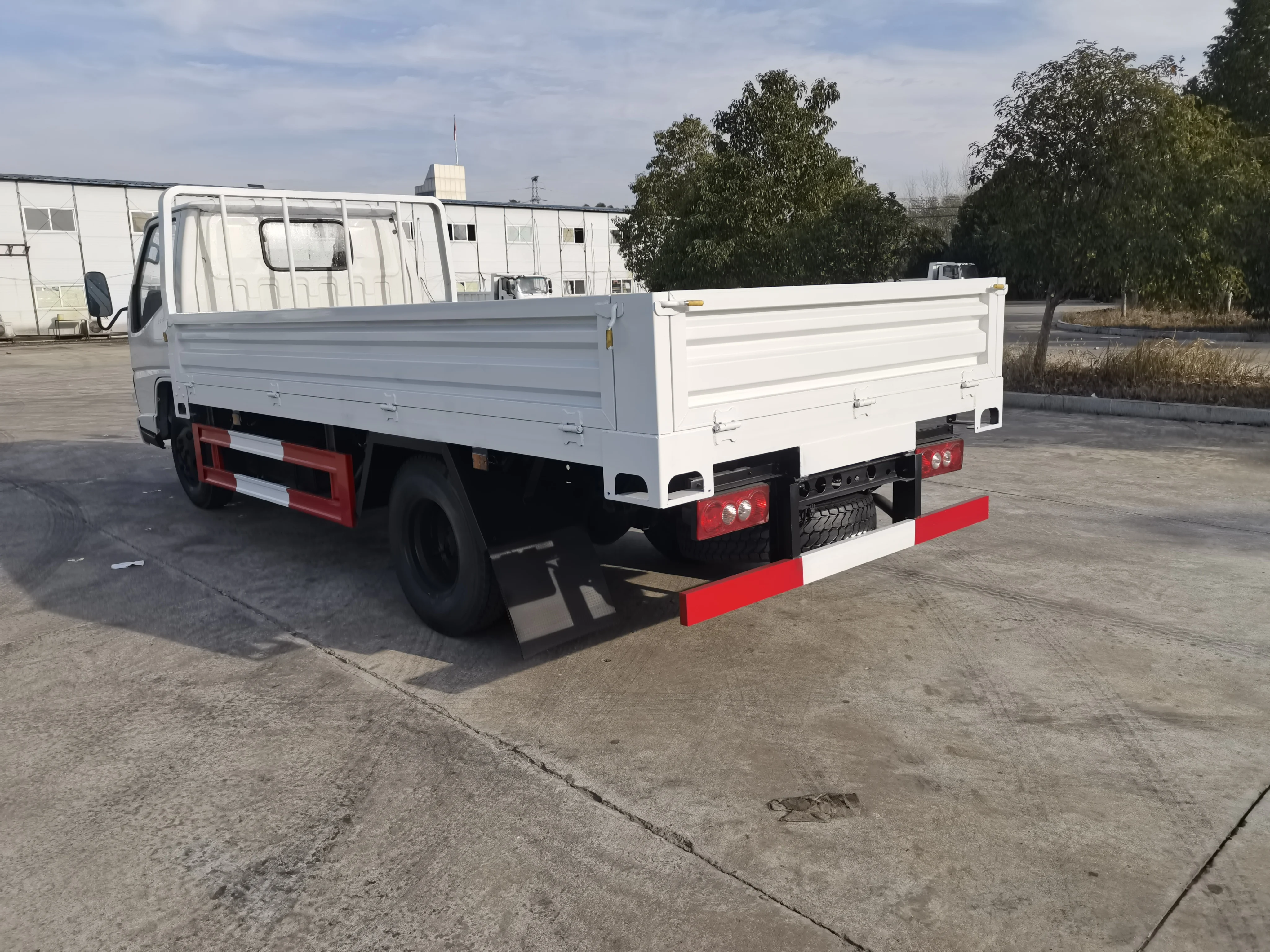 5ton Chinese small trucks isuzu 4x2 mini diesel light cargo truck