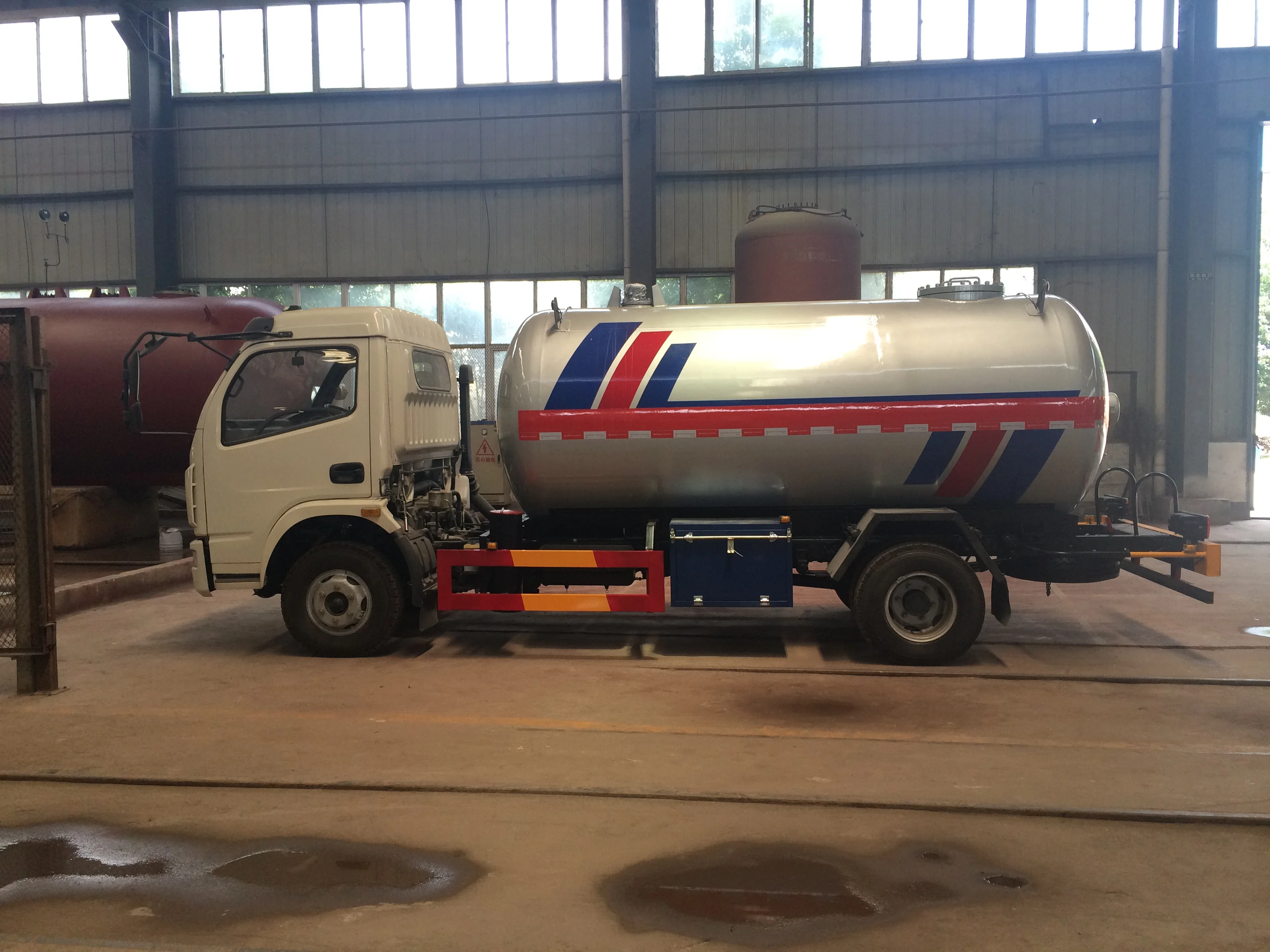 Factory Price Gas Truck 4*2 LHD/RHD 5-8cbm lpg Fuel Dispensing Gasoline Storage Tank
