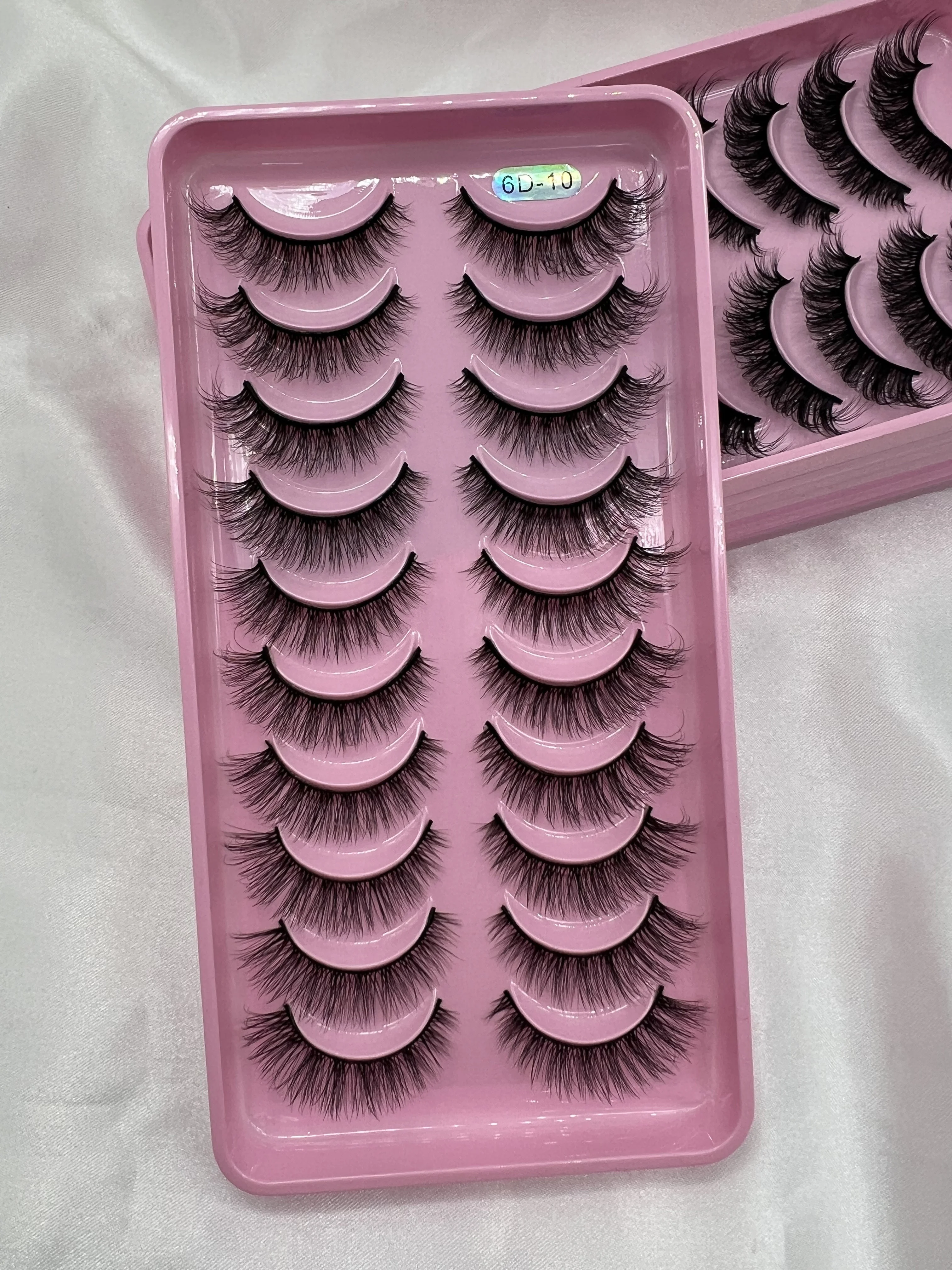The most popular eyelash wholesale distributor private label mink eyelash extensions silk