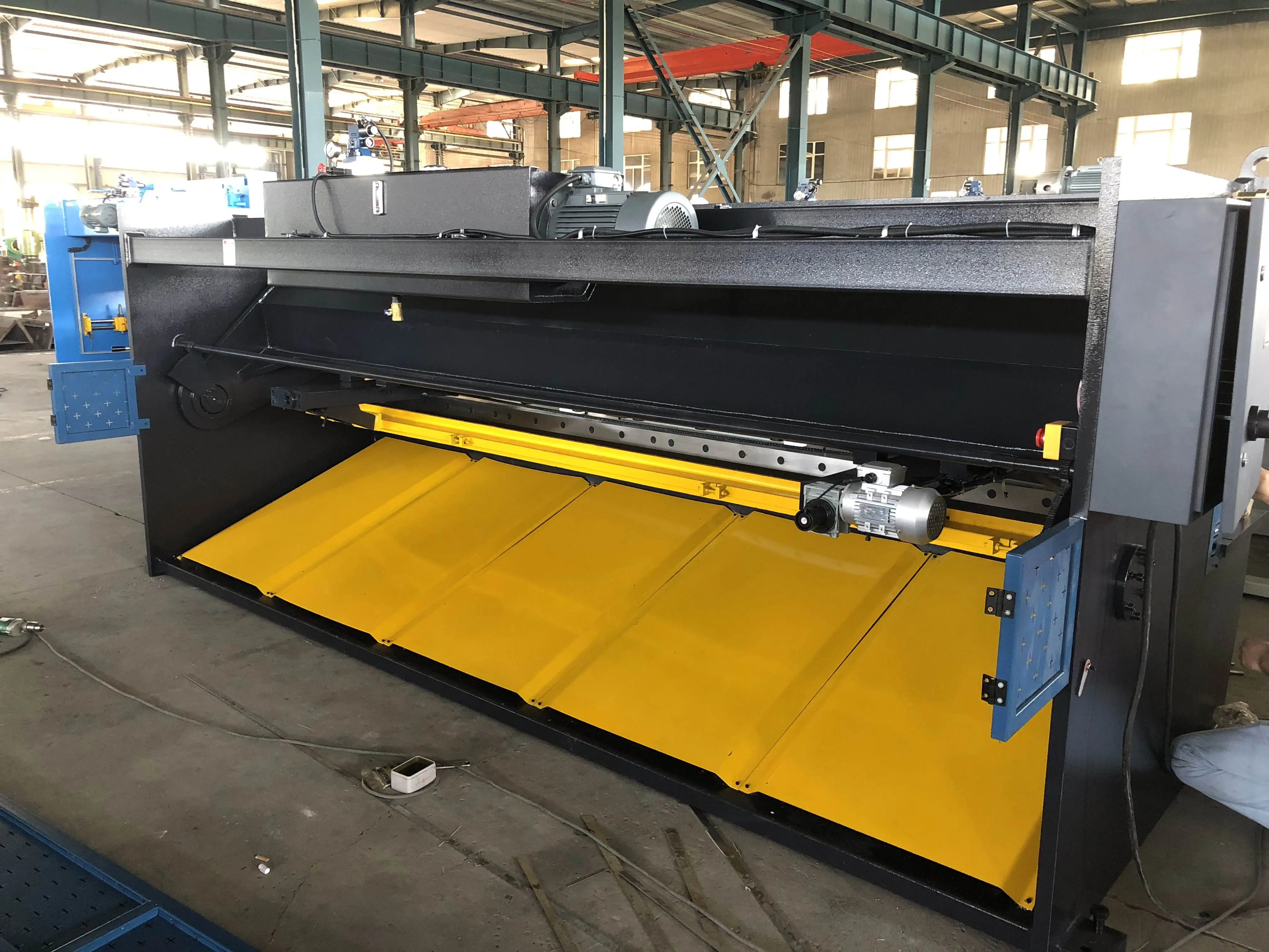 Dermax Textile Shearing Machine Heiniger Hydraulic Demolition Shears