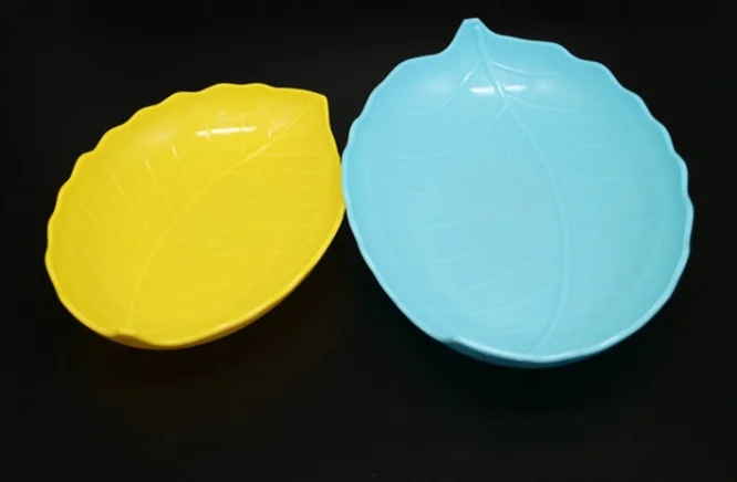 
Hot Sale on Amazon Wholesaler Online Direct Selling The Economic and Efficient Cheap Plastic Charger Plates With BPA Free Plasti 