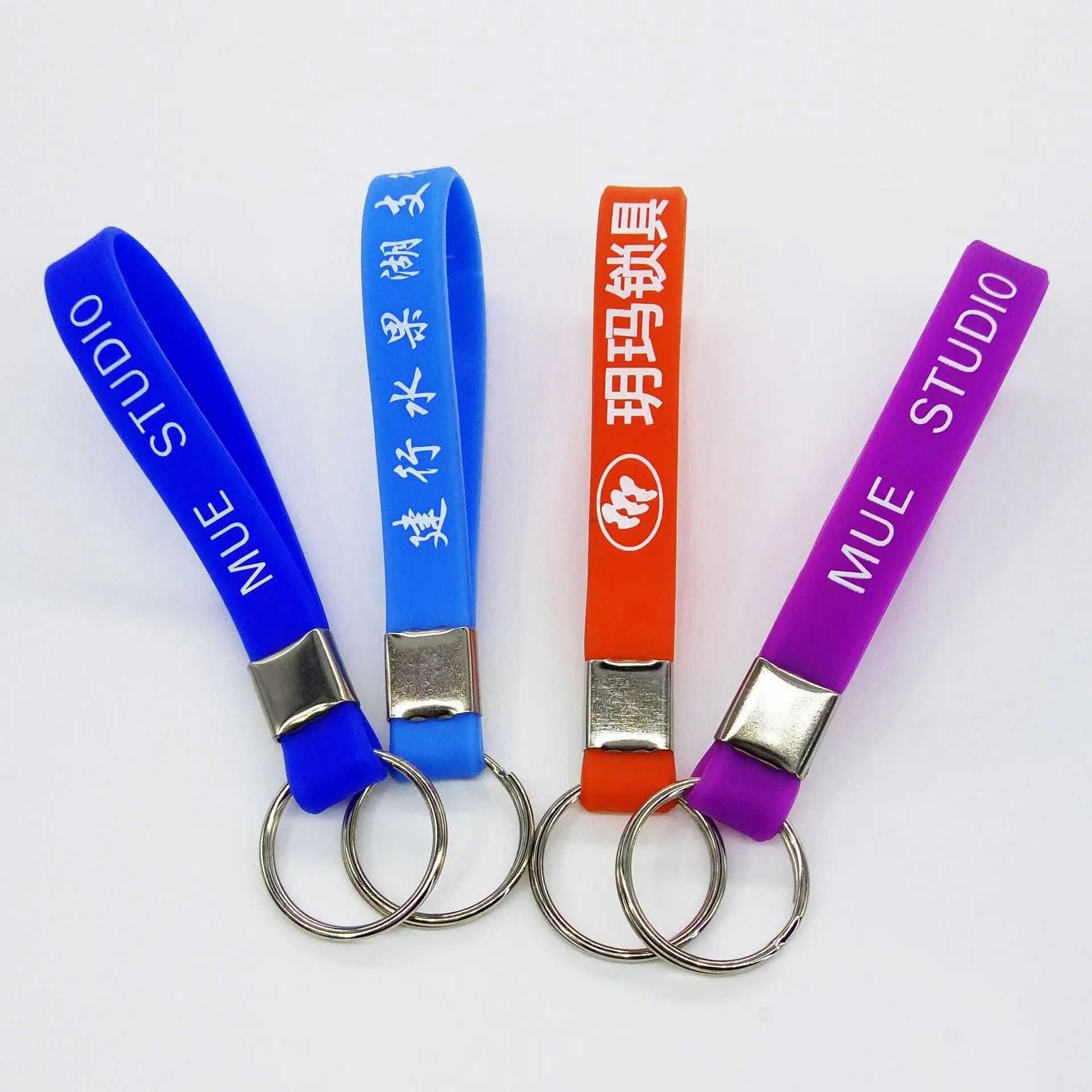 
Wholesale good quality silicone rubber keychain Key holder wristbands 