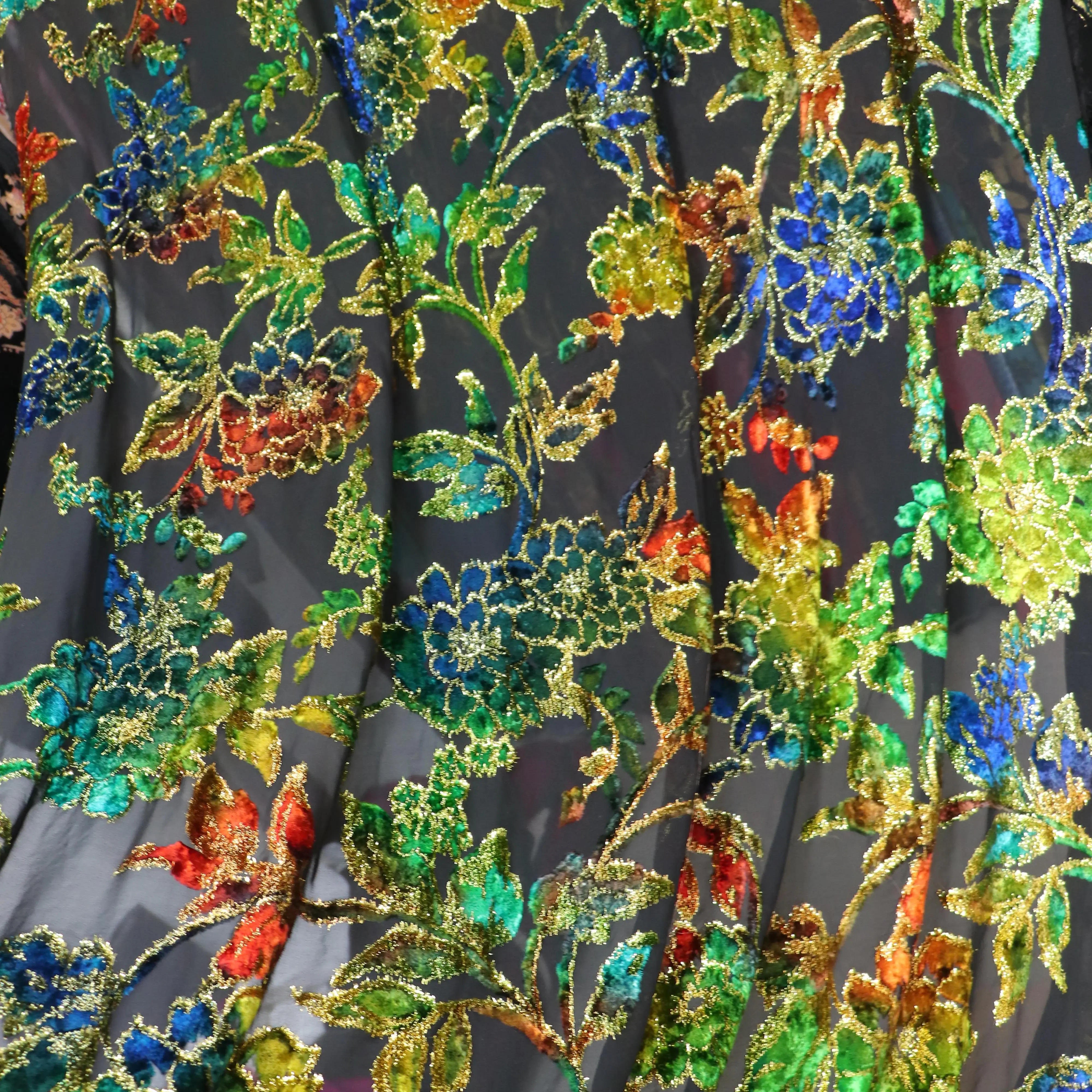 Metallic Yarn Jacquard Velvet Fabric Wholesale Nylon Spandex Dubai Dirac Somali Lurexwoman Clothing Fabrics For Dress