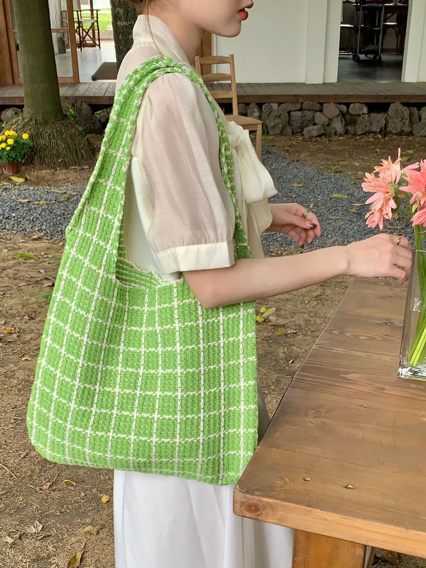 New Arrivals Korean Fashion Designer Plaid Knitted Bag Woven Large Capacity Tote Bags Elegant Handbag Versatile Shoulder Bag