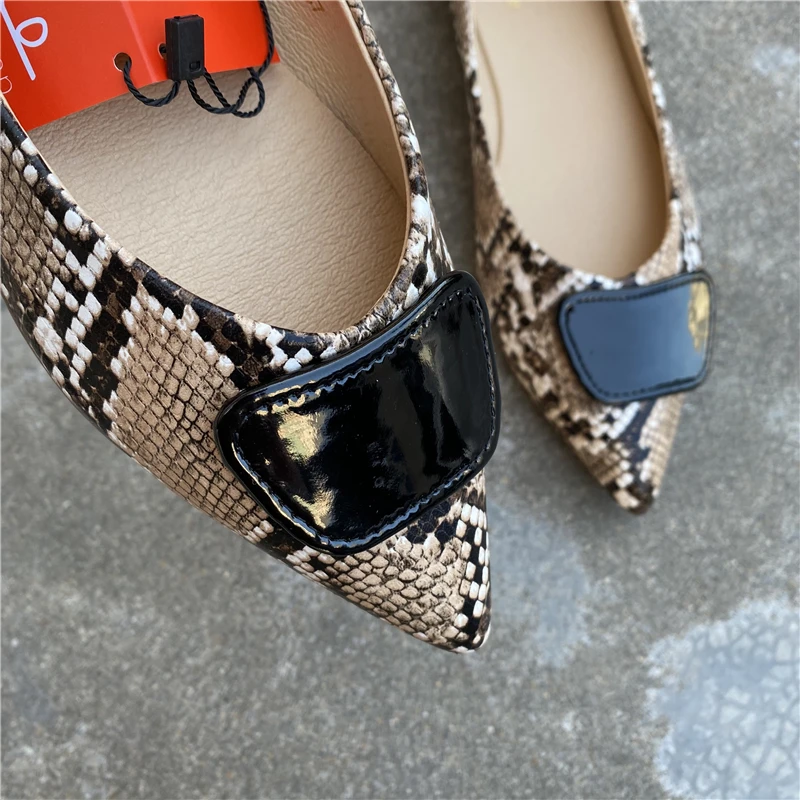 Low price China wholesale cheap foldable normal flat pump shoes for women and ladies