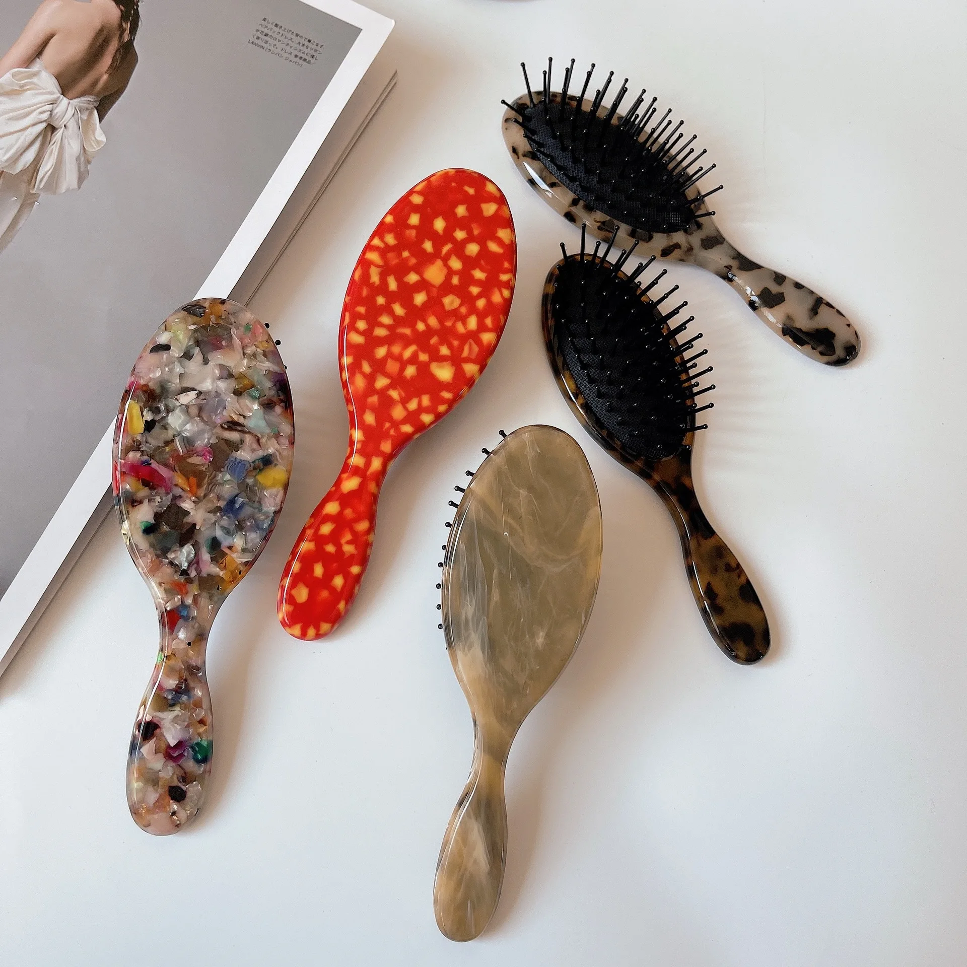 Yi YHJ Wholesale Custom Logo Cushion Home Use Comb Makeup Comb Sets Acetate Hairbrush Anti-static Air Cushion Comb For Women