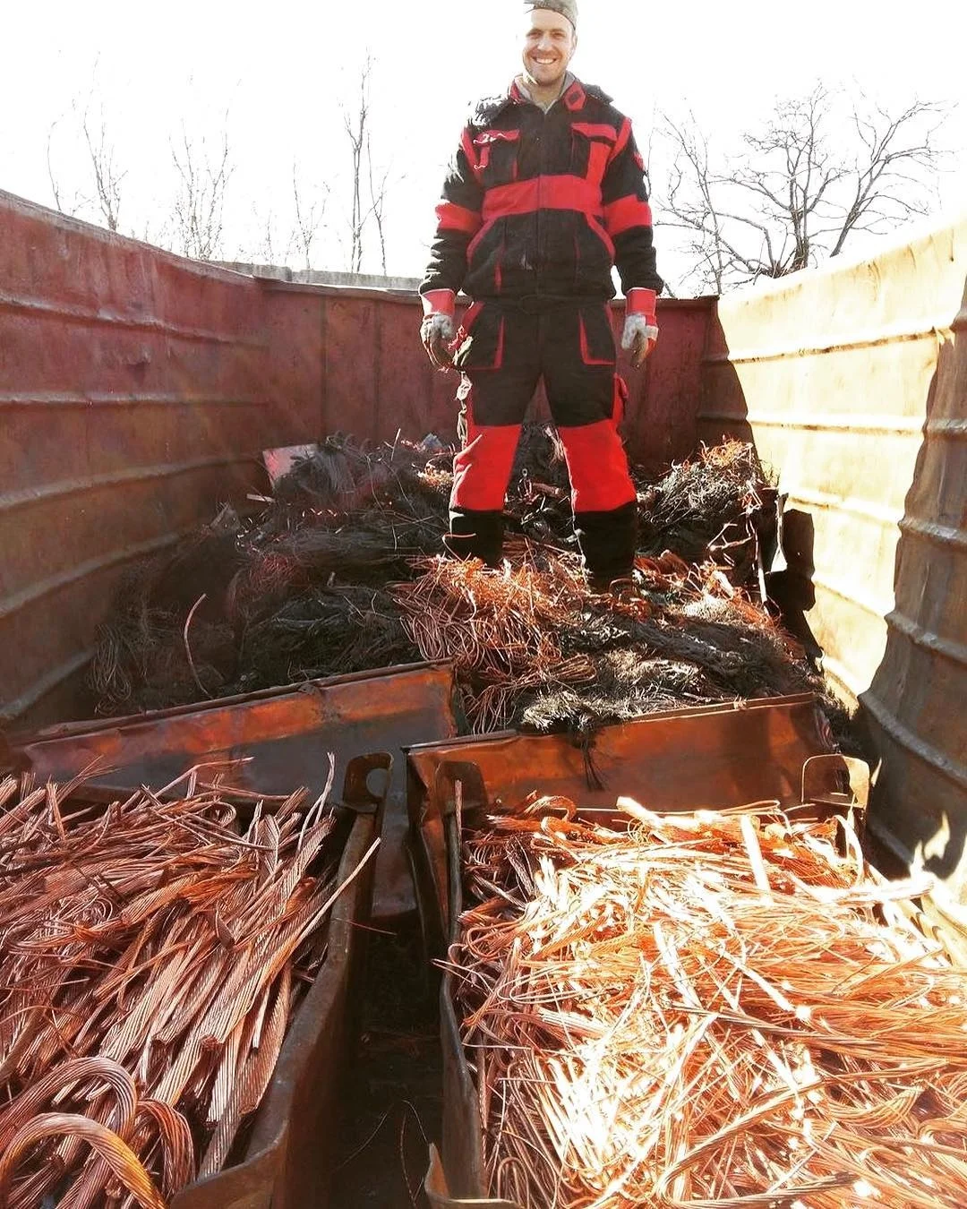 
Grade 1 strong Copper Quality of copper wire scrap 99.99% copper scrap Mill-berry 99.99% 