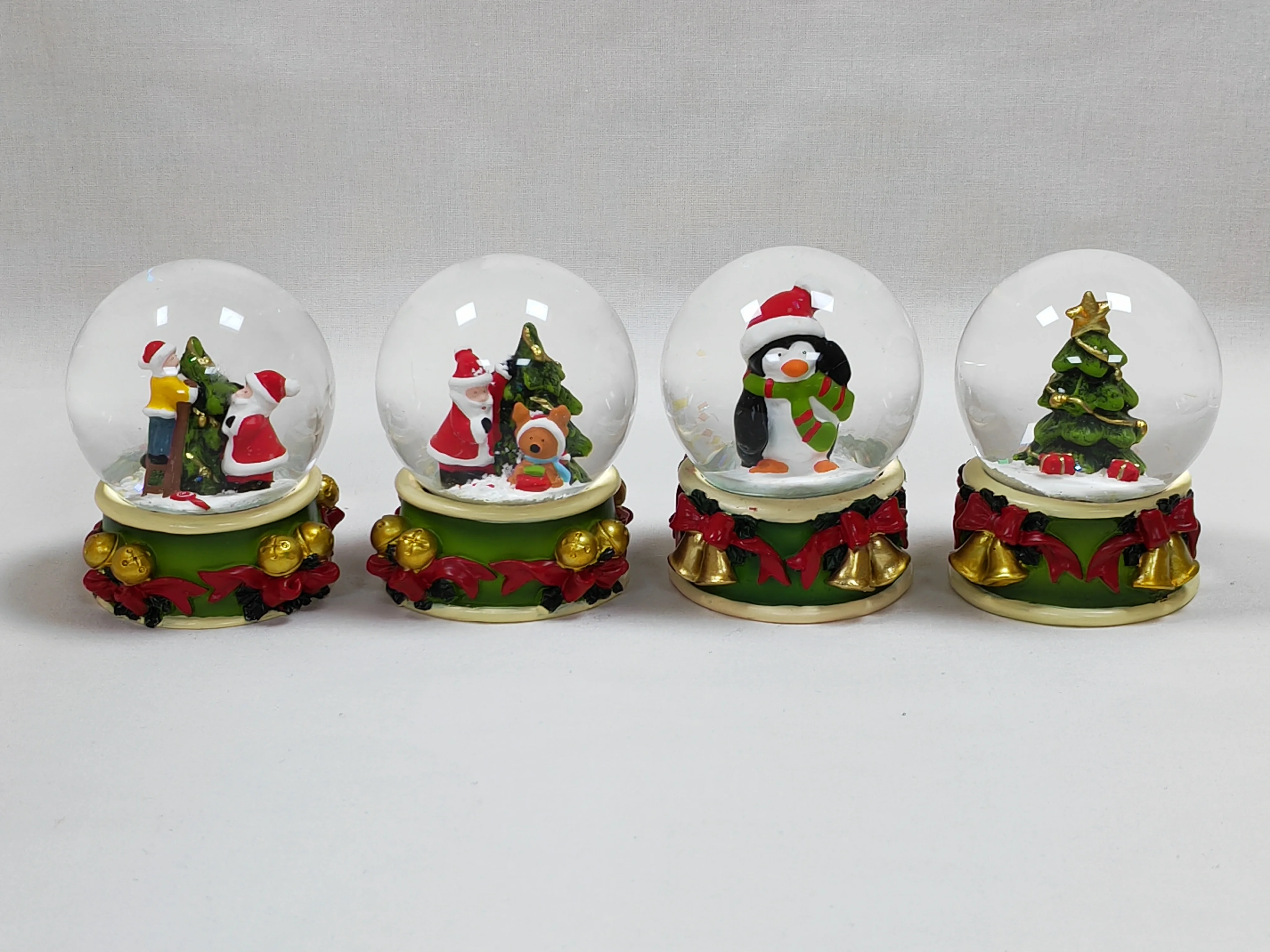 Wholesale Snow Globe Resin Mini Handmade Custom Snow Globe Glass