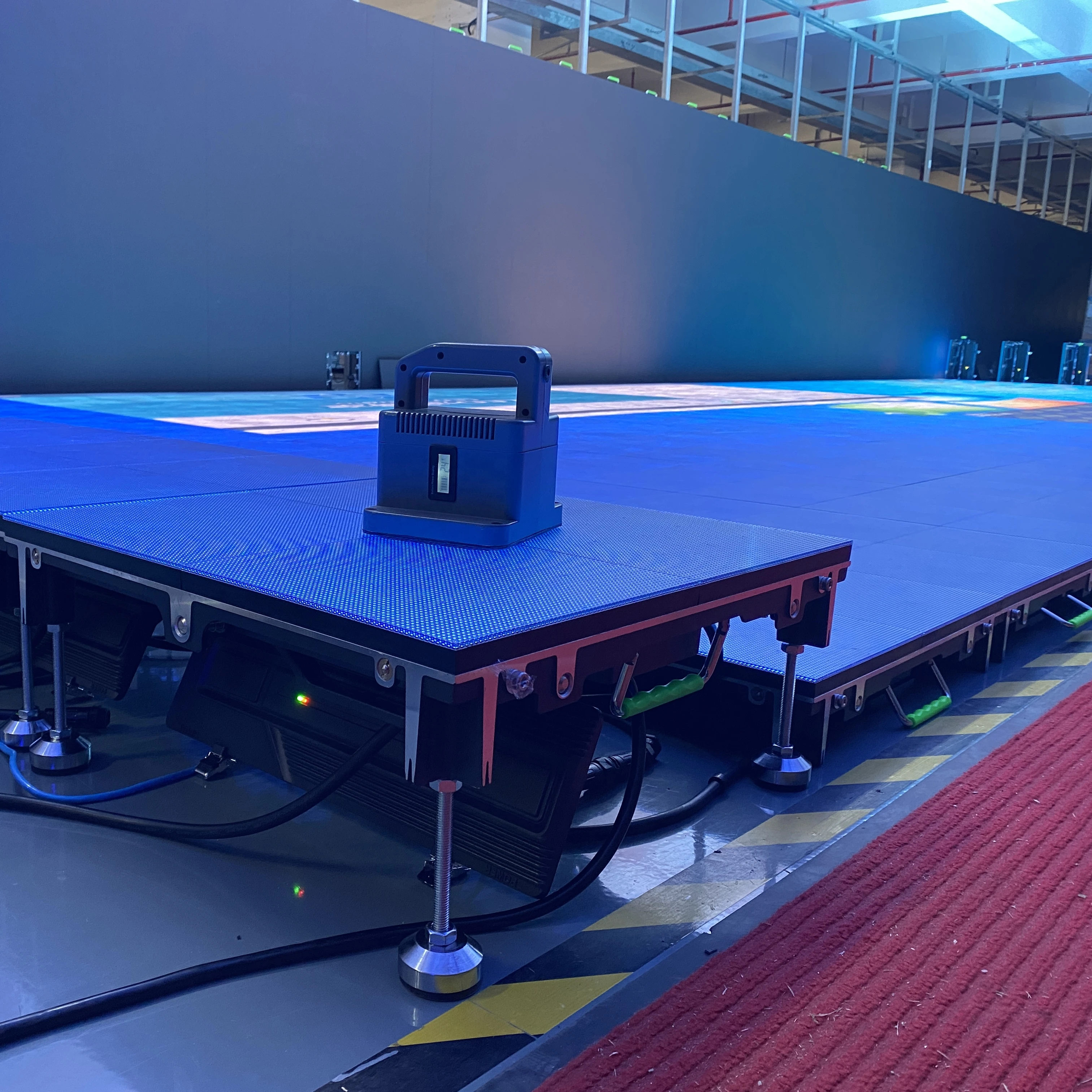 P3.91 P4.81 Indoor Outdoor Interactive Led Floor Display Screen Stage Led Dance Floor Panel For Wedding Party and Bar