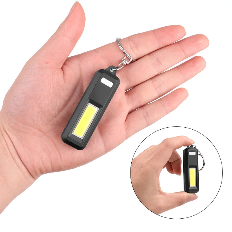 Mini Key Chain Micro Portable Dry Battery Decoration Flashlight Small Tactical Strong Light Mini Torch LED Flashlight for Kids