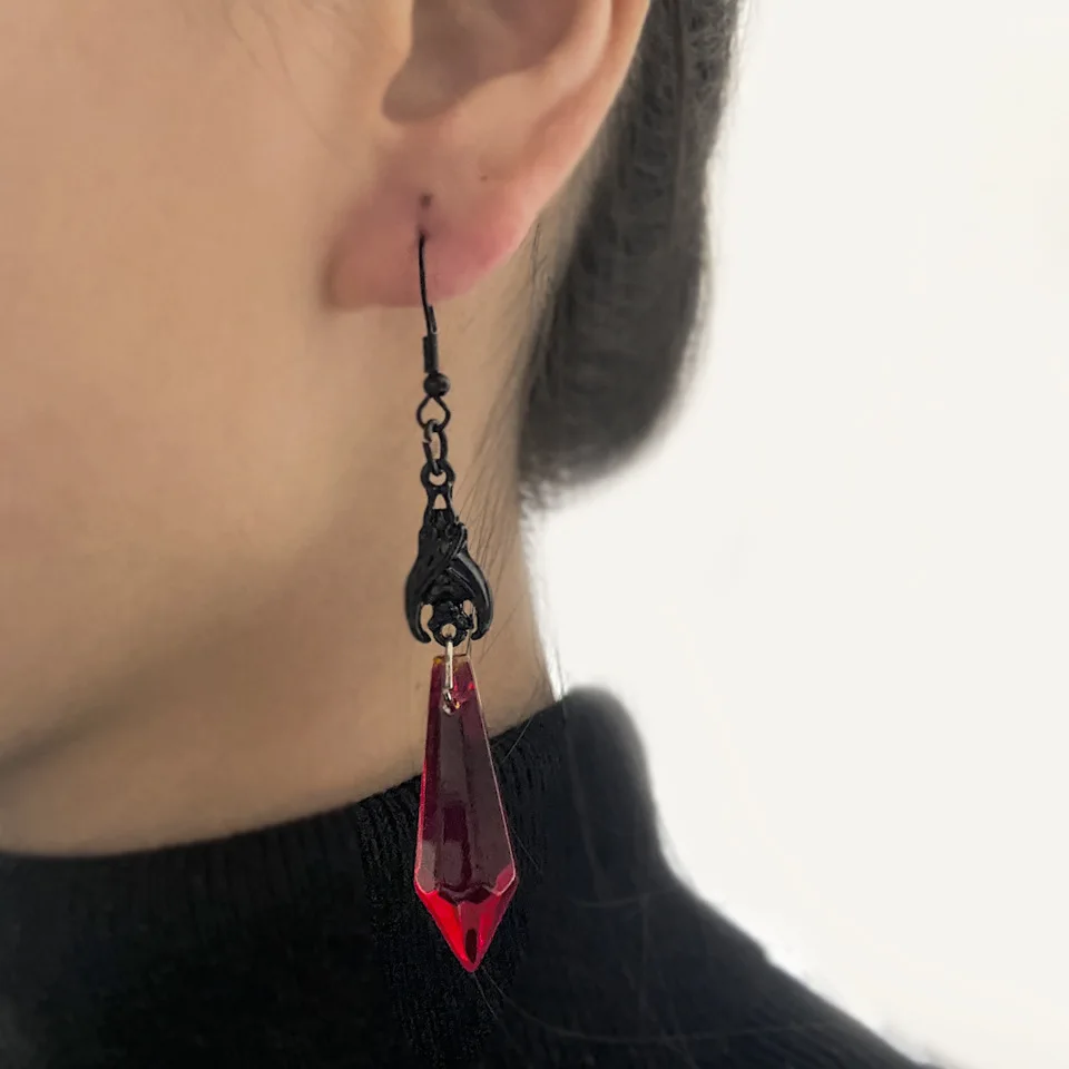 New Creative Hot Selling Dark Retro Black And Red Crystal Pendant Earrings Personality Punk Style Earrings