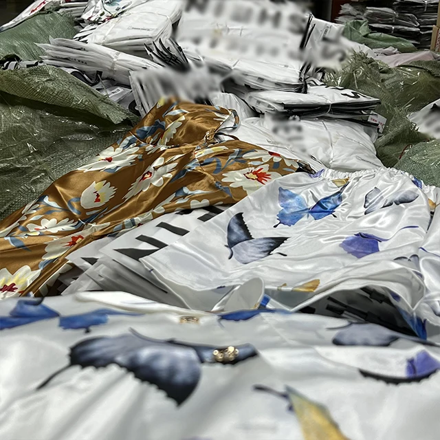 Factory Source Brand Clothes Wholesale Casual Dresses Stock T-shirt Clothes Women Apparel Stock