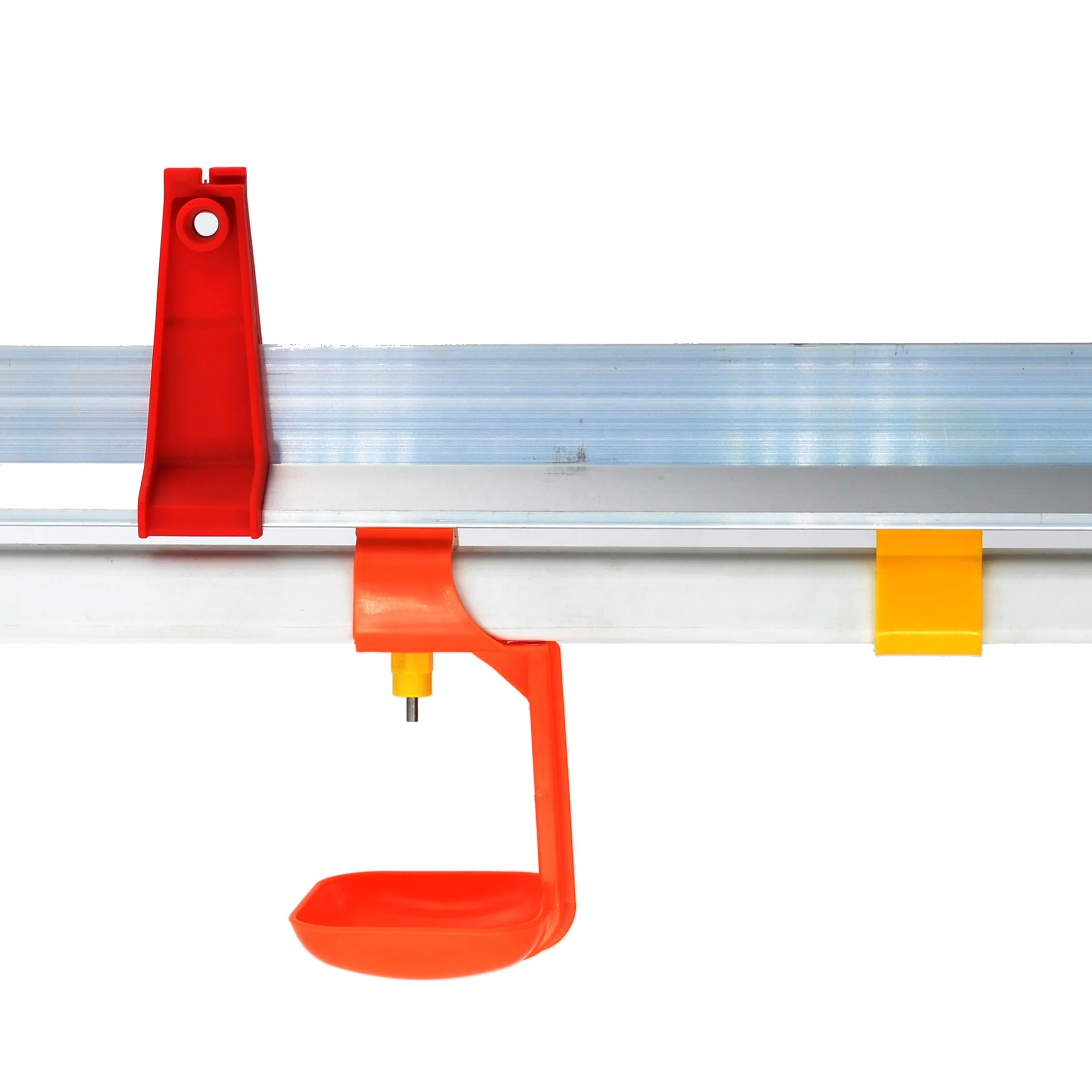 Автоматический водяной стакан для куриных бройлеров