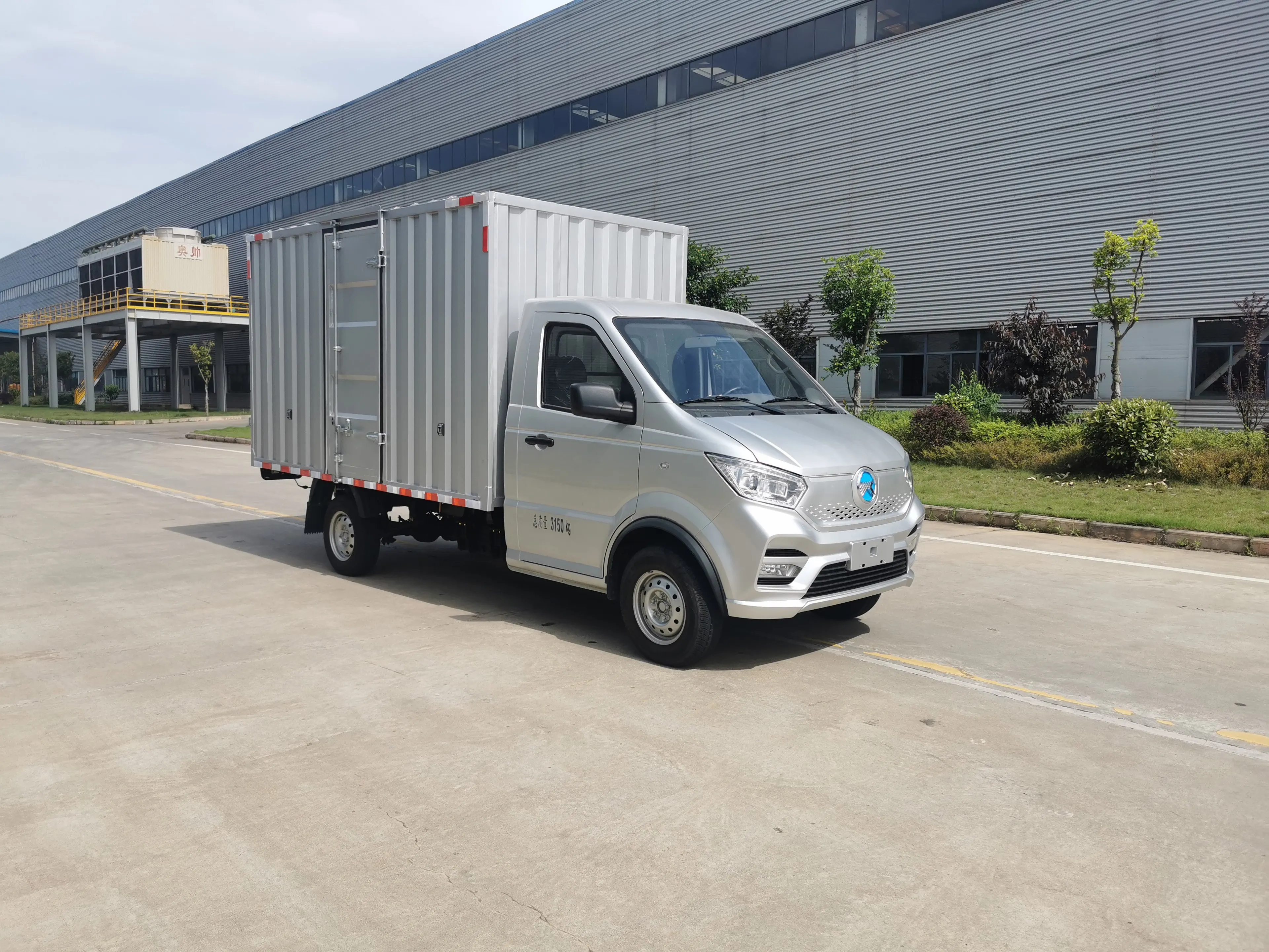 Electric Mini Truck KAMA JunHang EV1 Single Row Box trucks UTV 41.93kWh For Transportation