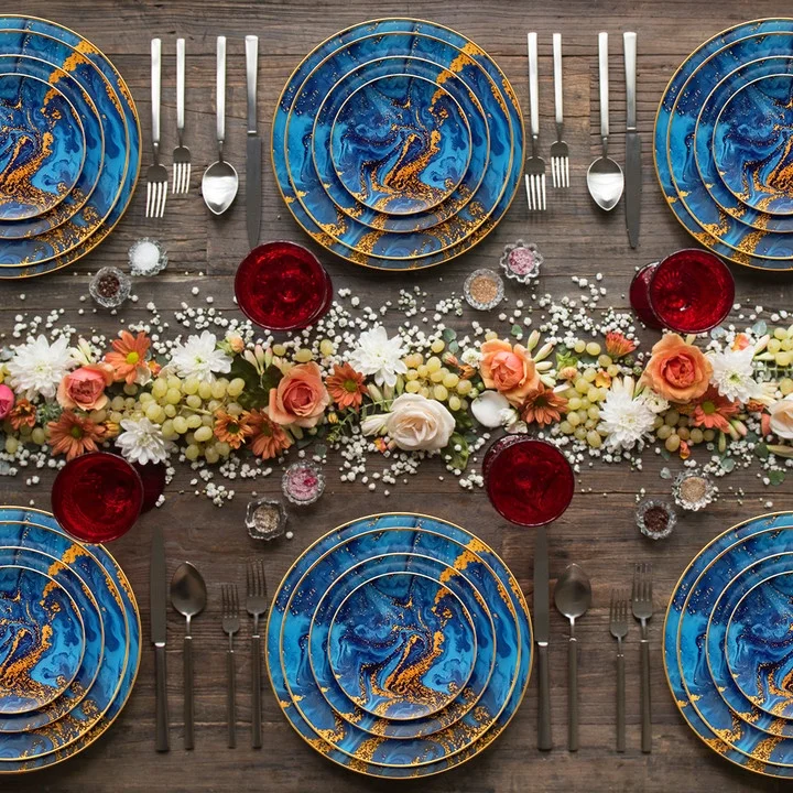 Wholesale new design fine bone china dinnerware sets, 10.5 inch blue marble ceramic dinner plates with gold rim