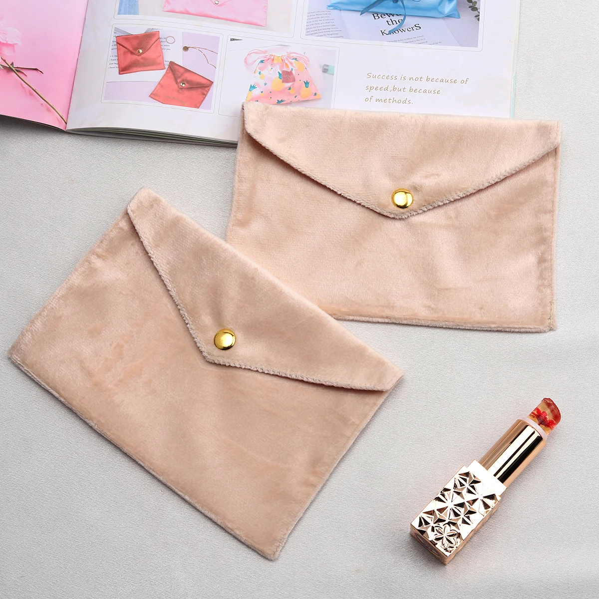 V shape Velvet Envelope Bag With Satin Lining Super Soft Velour Gift Packaging Envelope Pouch