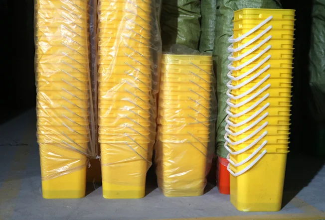 
Plastic bucket Factory hot sale wholesale IML color customized pp plastic bucket for ice cream container 1L with handle 