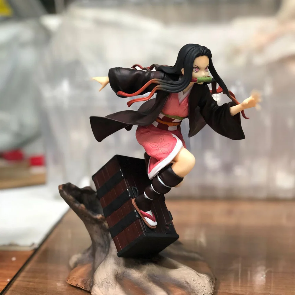 
20cm Anime Figures Toys Clay Blind Box Blade Kazuma Tanjiro Nizu Inosuke My Wife Zenitsu With Base PVC 