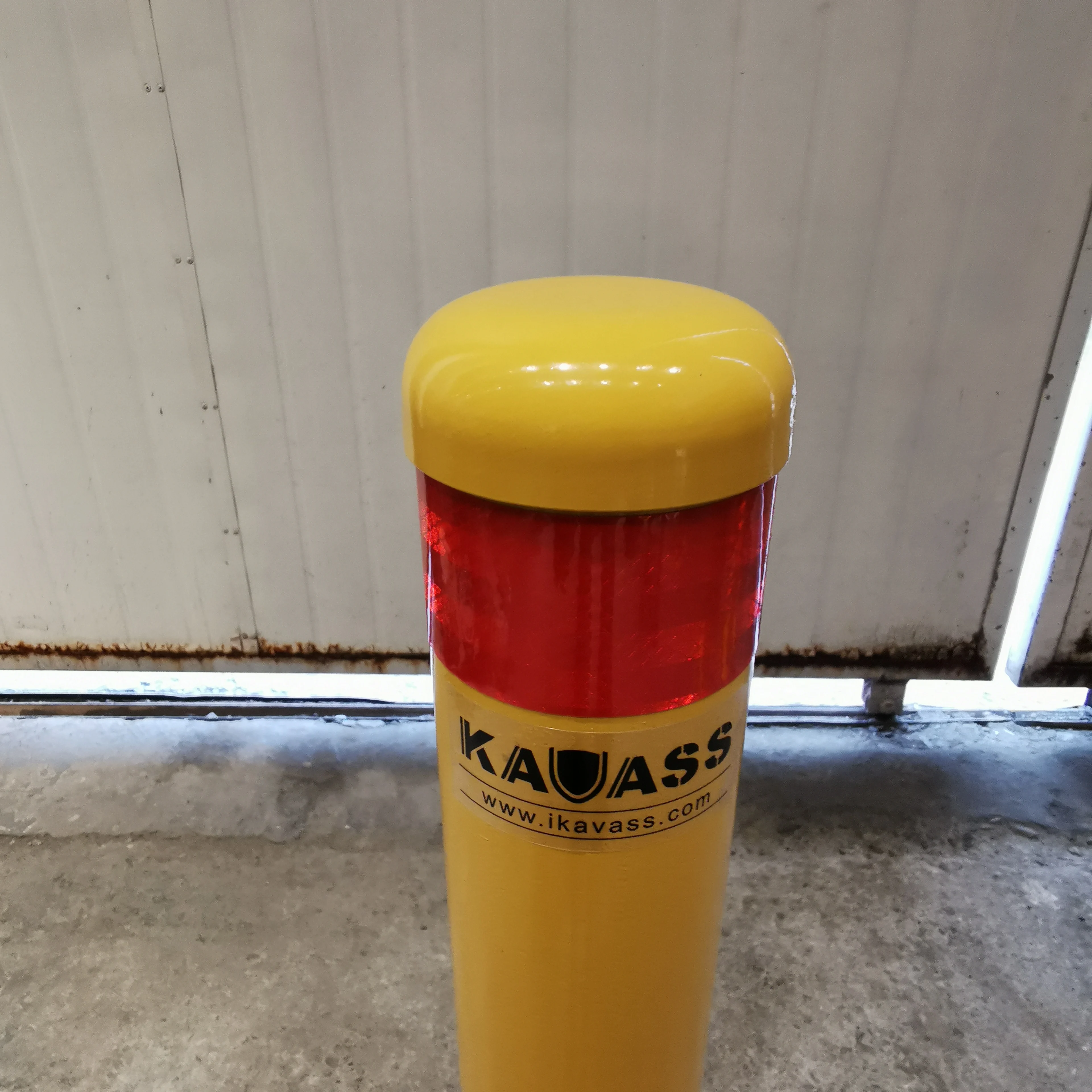 Австралийский движения из углеродистой стали с поверхностным монтажом фиксированный статический базопасности парковки желтый столбик для парковки