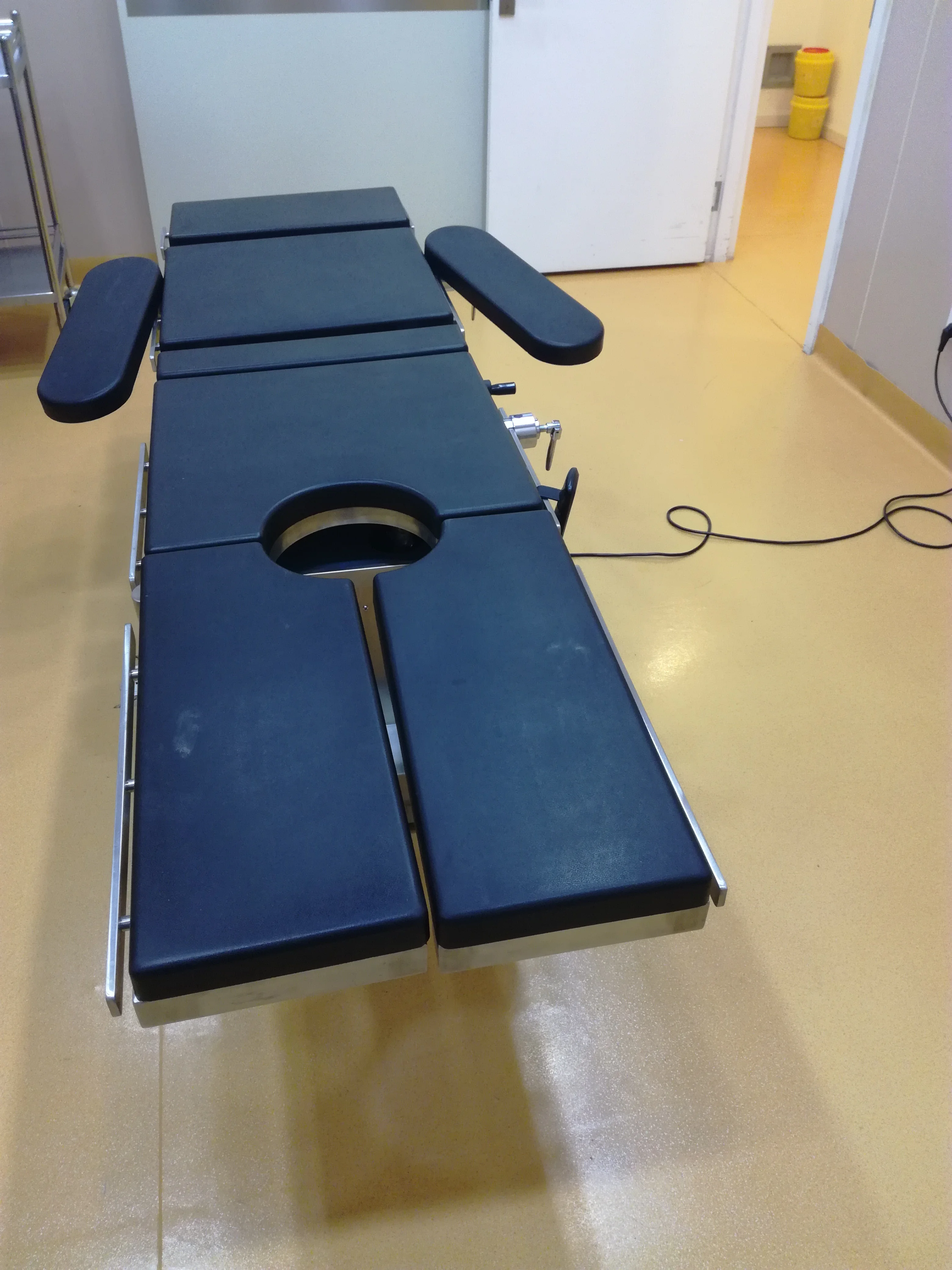 China Manufacturer high quality Surgical Electrical Multi-Purpose electric Operating theatre Table Price