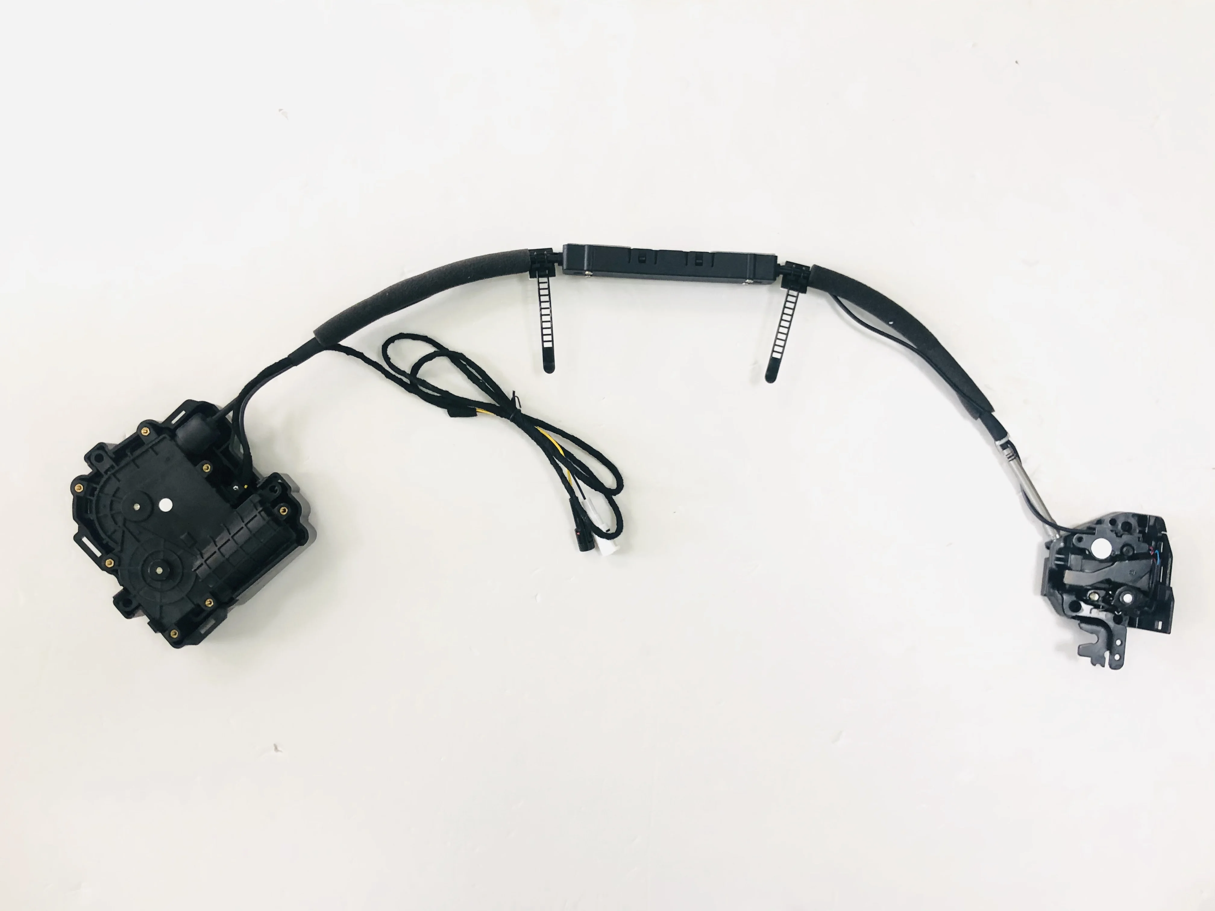 Factory Price Secondary Reabsorption Anti Pinch Automatic Auto Electric Suction Door Lock For Ford Mondeo