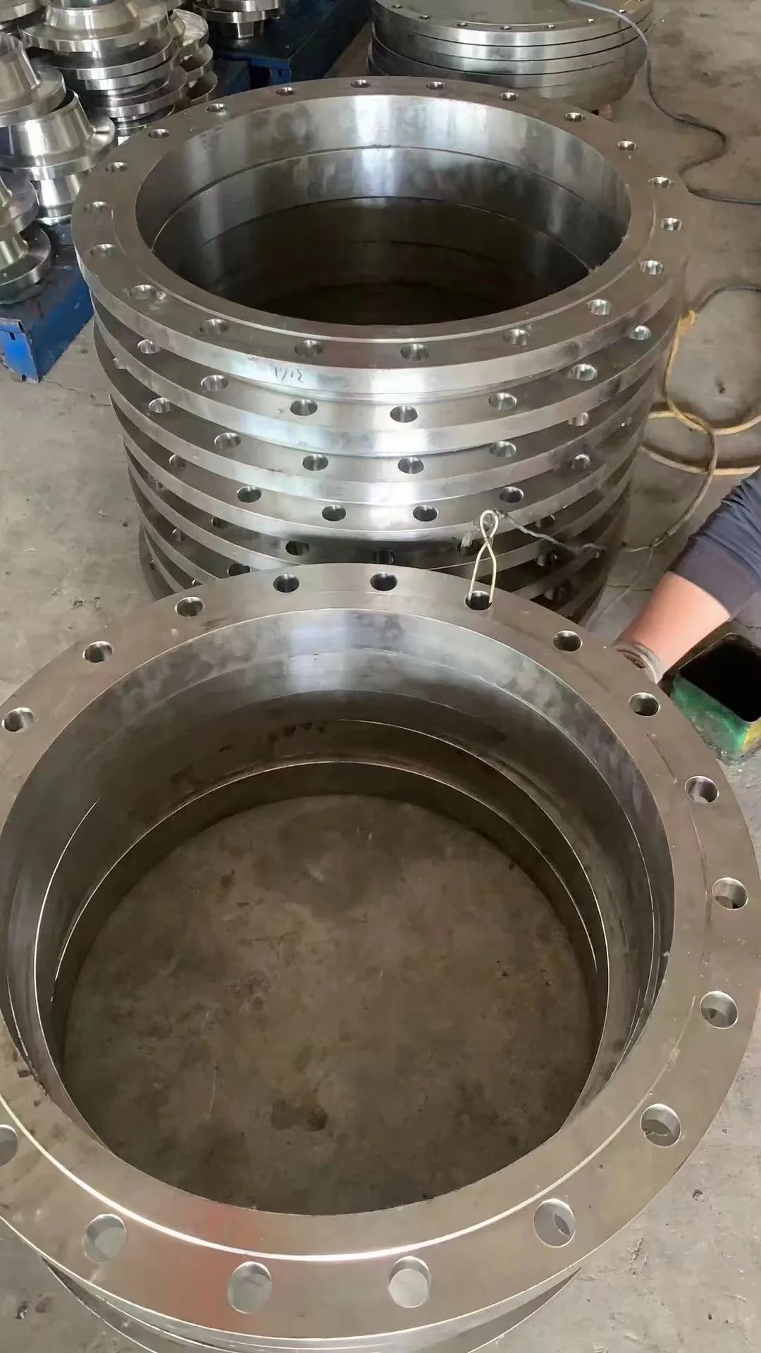 ASTM234 WPB, ASTM A105, SABS 1123 steel flange a105 and exhaust flange