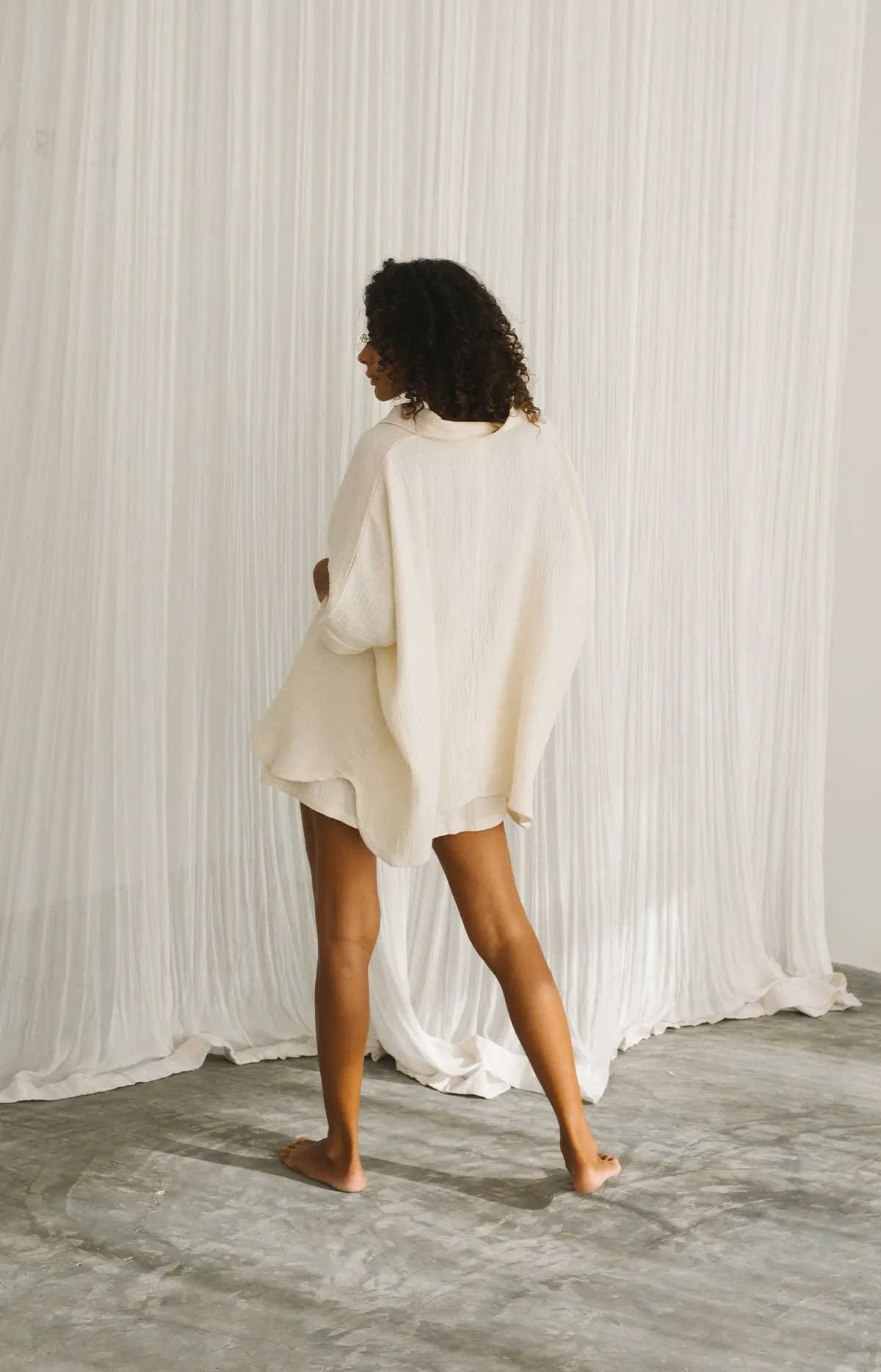 Women oversize cotton linen top and loose leg shorts 2 piece set